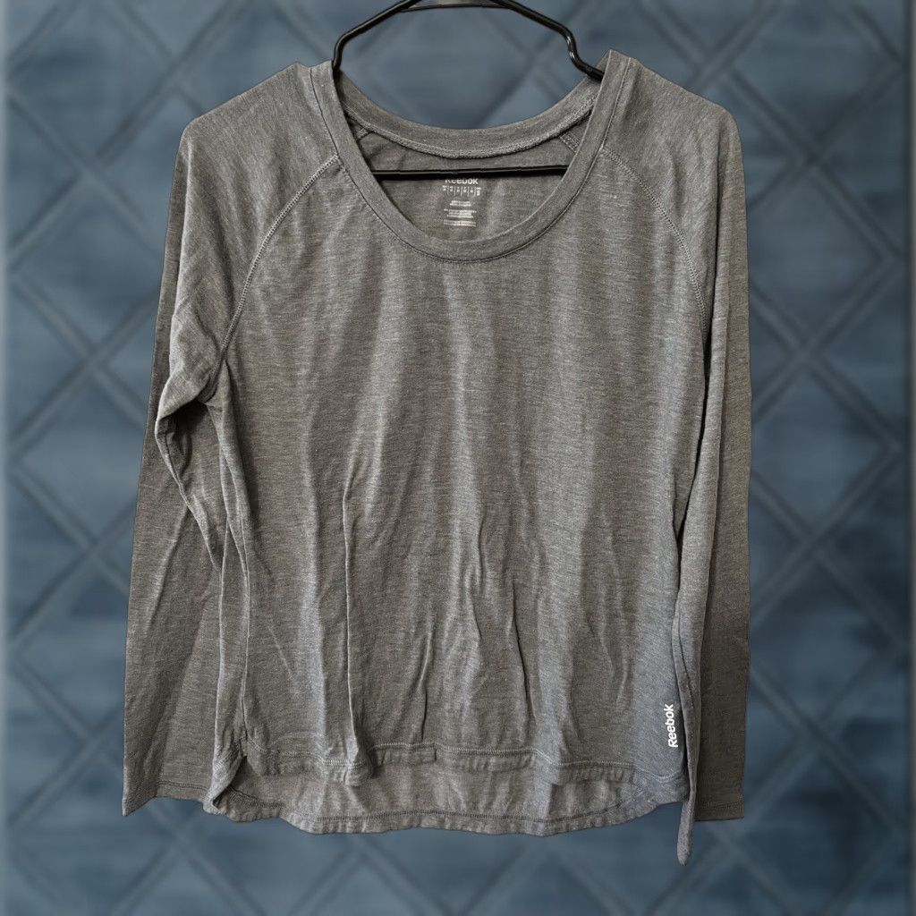 Reebok Reebok Women's Long Sleeve T-Shirt Size Medium Gray 100% Polyester / Sheer Size M / US 6-8 / IT 42-44 - 1 Thumbnail