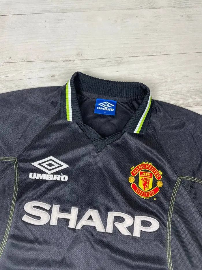 Umbro Vintage Manchester United 1998 1999 Cole #9 Third Shirt Size US S / EU 44-46 / 1 - 3 Thumbnail