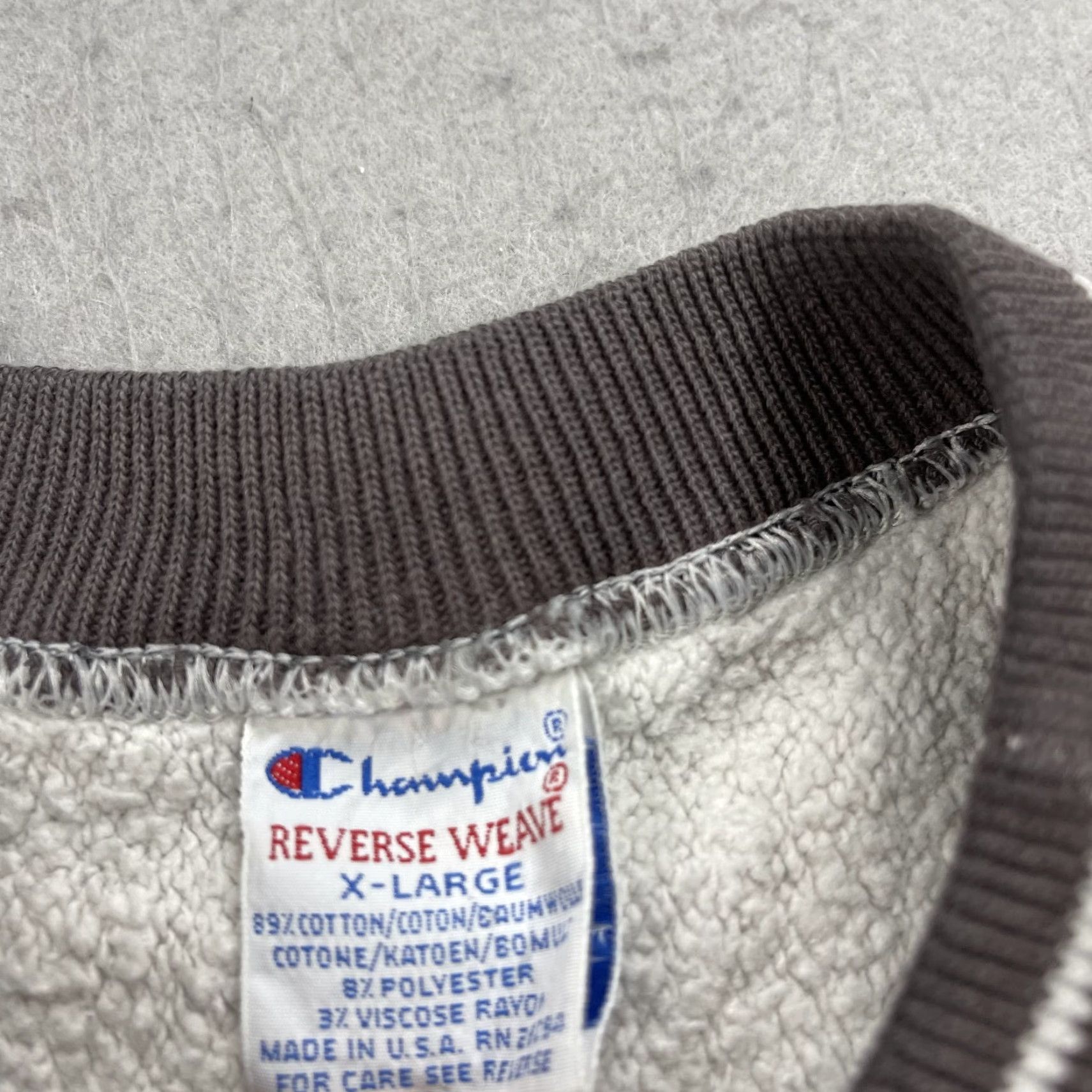 Champion VINTAGE Champion Sweatshirt Mens XL Distressed Gray Reverse Weave Crewneck 90s Size US XL / EU 56 / 4 - 7 Thumbnail