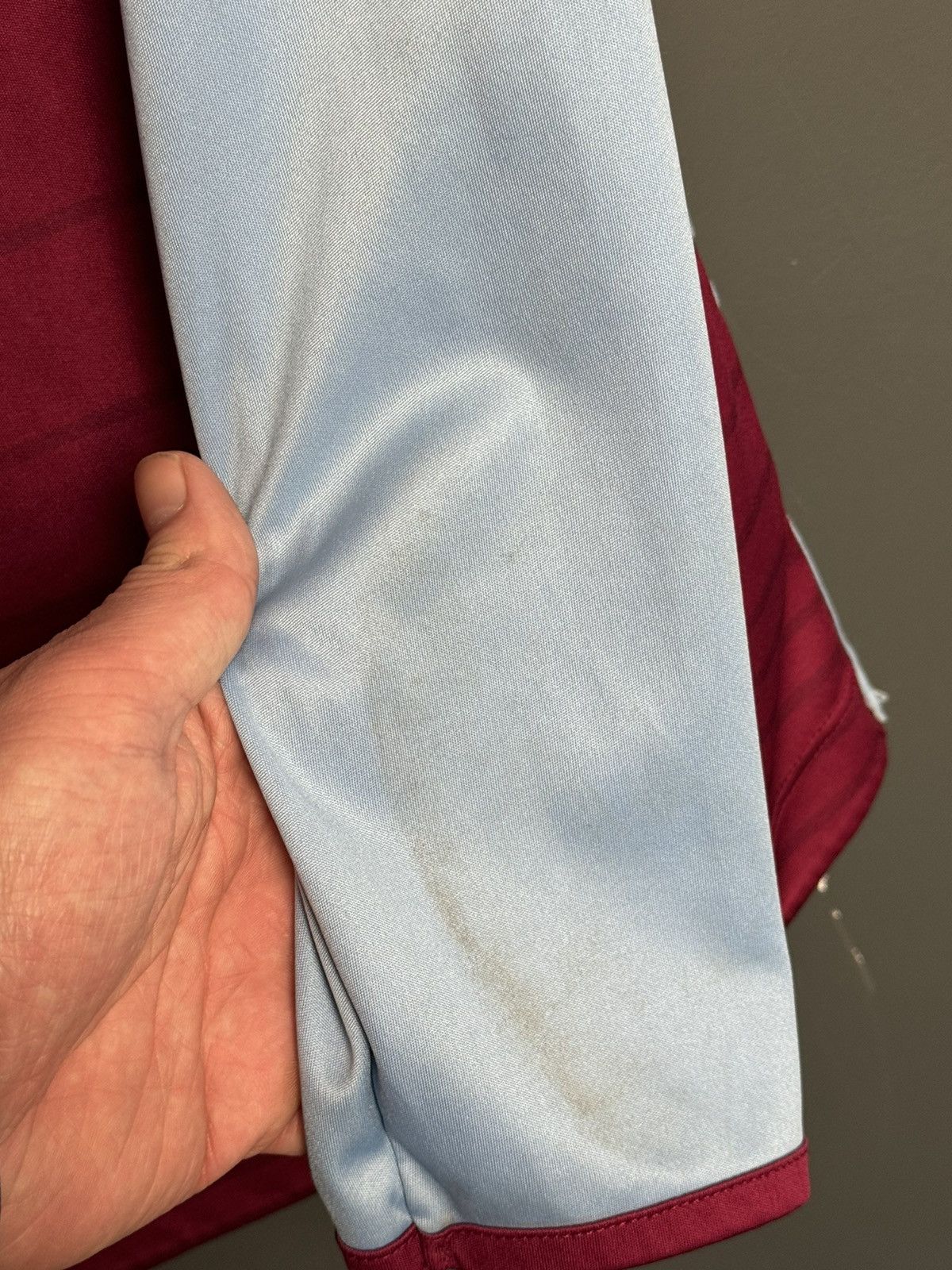 Macron Aston Villa 15/16 Home Football Long Sleeve Jersey Size US M / EU 48-50 / 2 - 14 Thumbnail