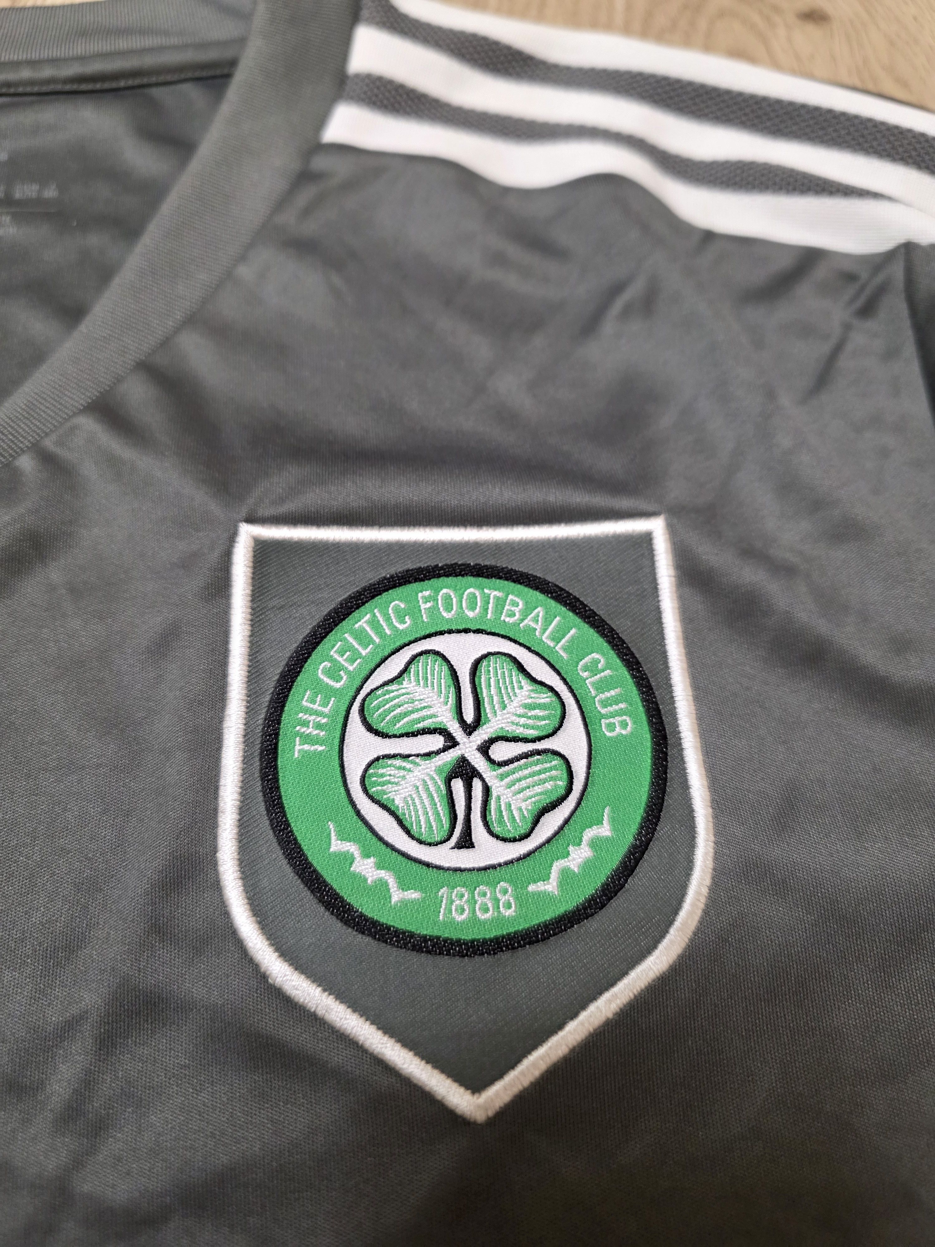 Adidas CELTIC 2022 TRAINING FOOTBALL SHIRT SOCCER JERSEY Size US XL / EU 56 / 4 - 4 Thumbnail
