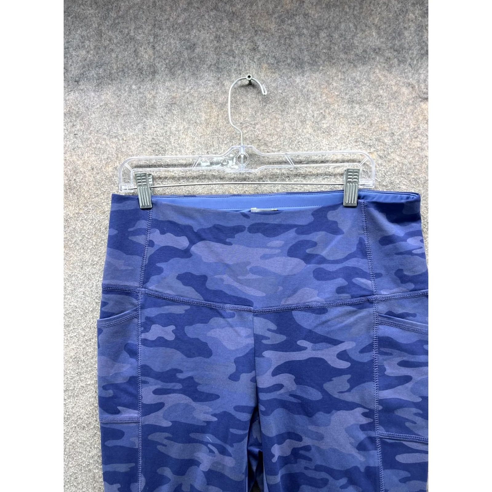 Vintage Chico's Zenergy Leggings Womens 2P Blue Camo Crop High Rise Yoga Pants Athletic Crop Skinny Pockets Elastic Waist Pull On Petite 2P Womens Size 26" / US 2 / IT 38 - 6 Thumbnail