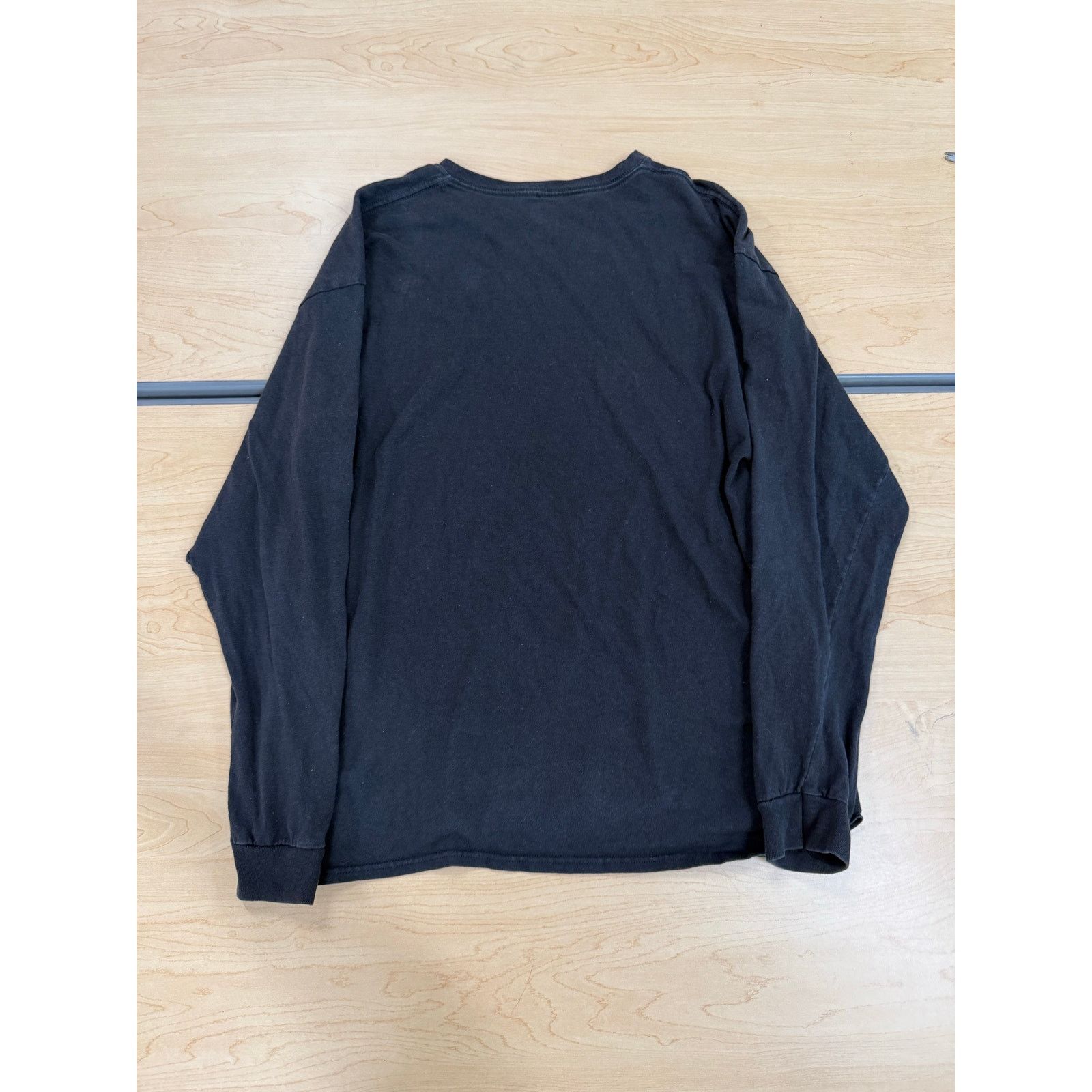 Huf HUF XL Black Long Sleeve Shirt – World Flags Sleeve Print Size US XL / EU 56 / 4 - 2 Thumbnail