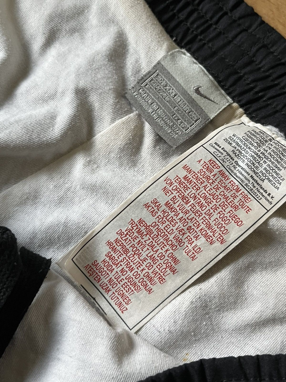 Nike × Vintage Vintage Nike Nylon Baggy Track Pants Y2K XXL Size US 36 / EU 52 - 3 Thumbnail