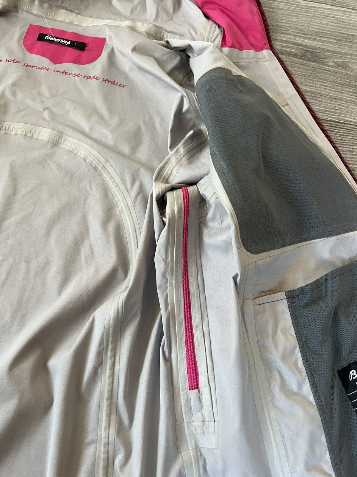 Bergans of Norway ‼️Bergans Of Norway Cecilie Jacket ARC Type Waterproof Jacket Size L / US 10 / IT 46 - 19 Thumbnail