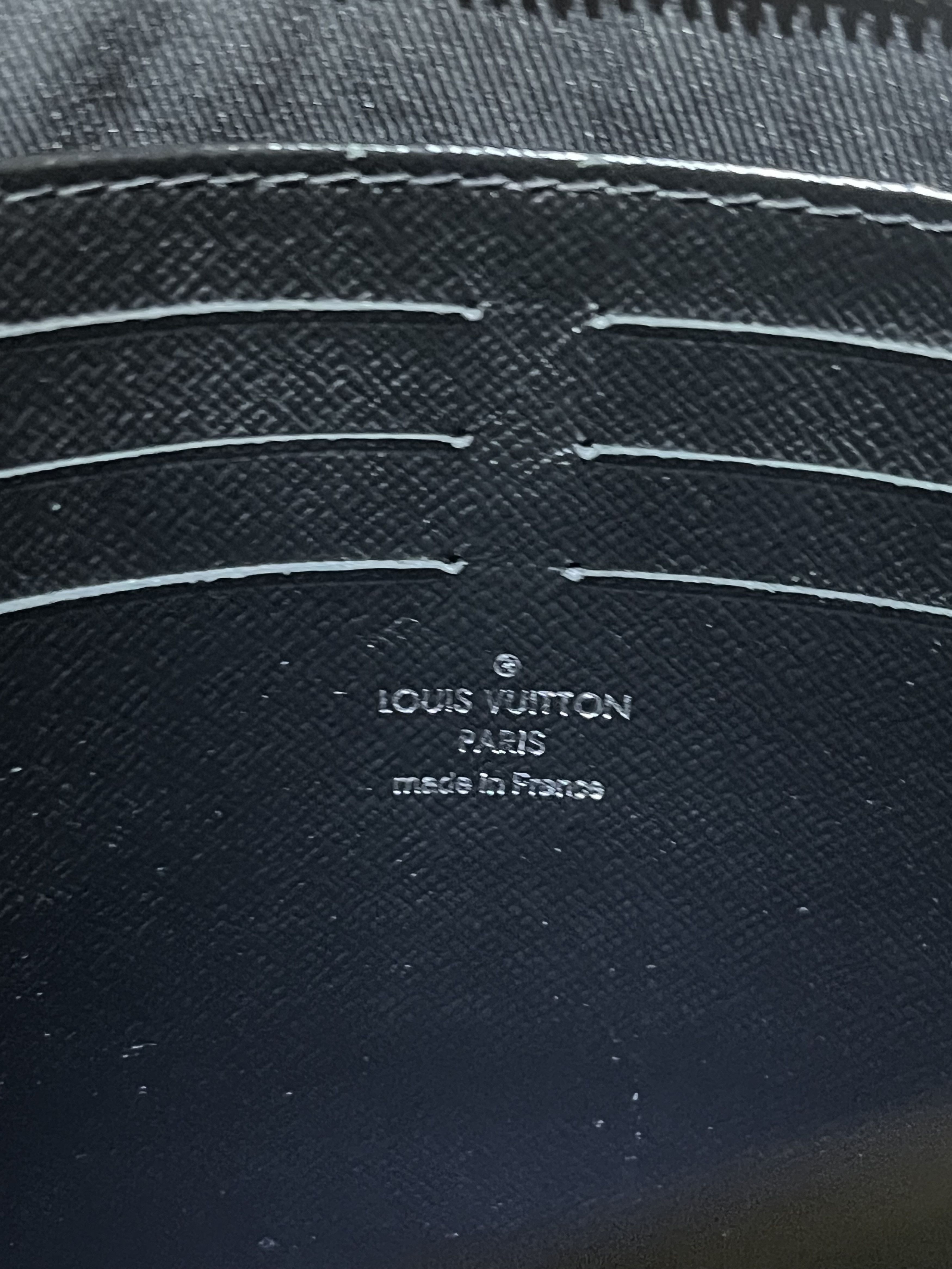 Louis Vuitton Louis Vuitton Pochette Voyage MM Bag Size ONE SIZE - 5 Thumbnail