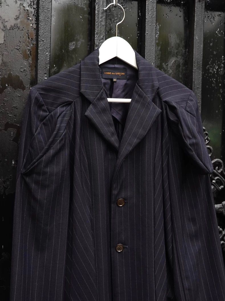 Comme Des Garcons Special-shaped shoulder suit