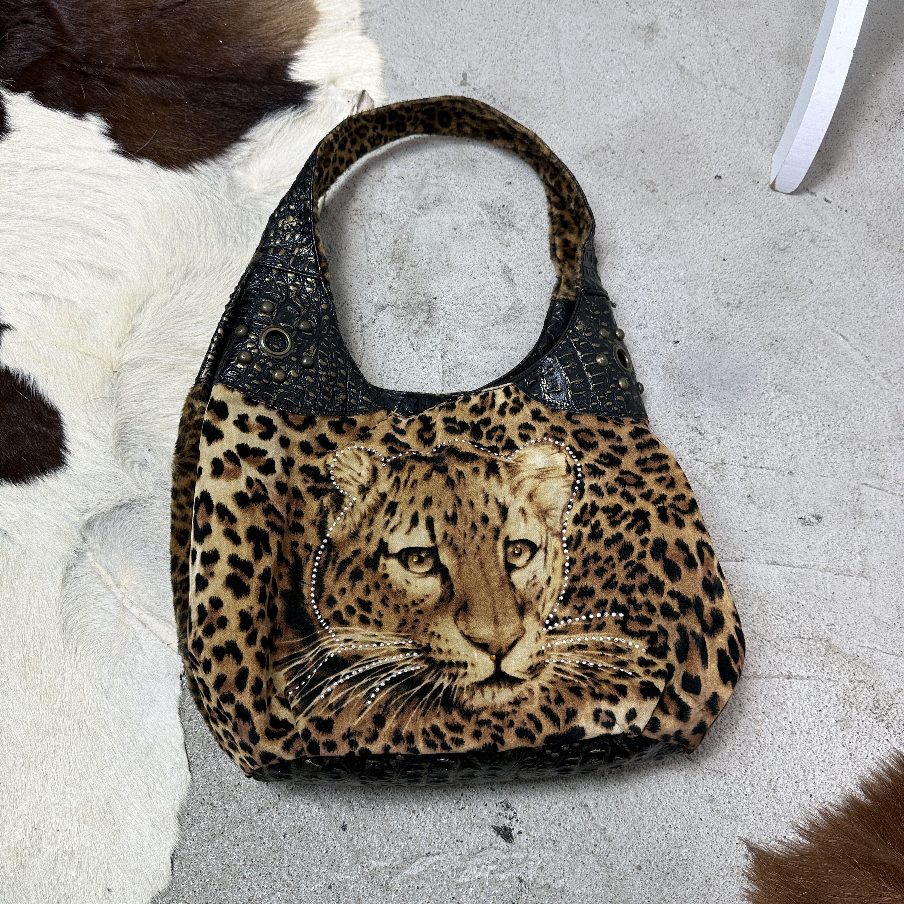 Vintage Vintage Avant Garde Hobo Cheetah Swag Bag Y2K Size ONE SIZE - 2 Thumbnail