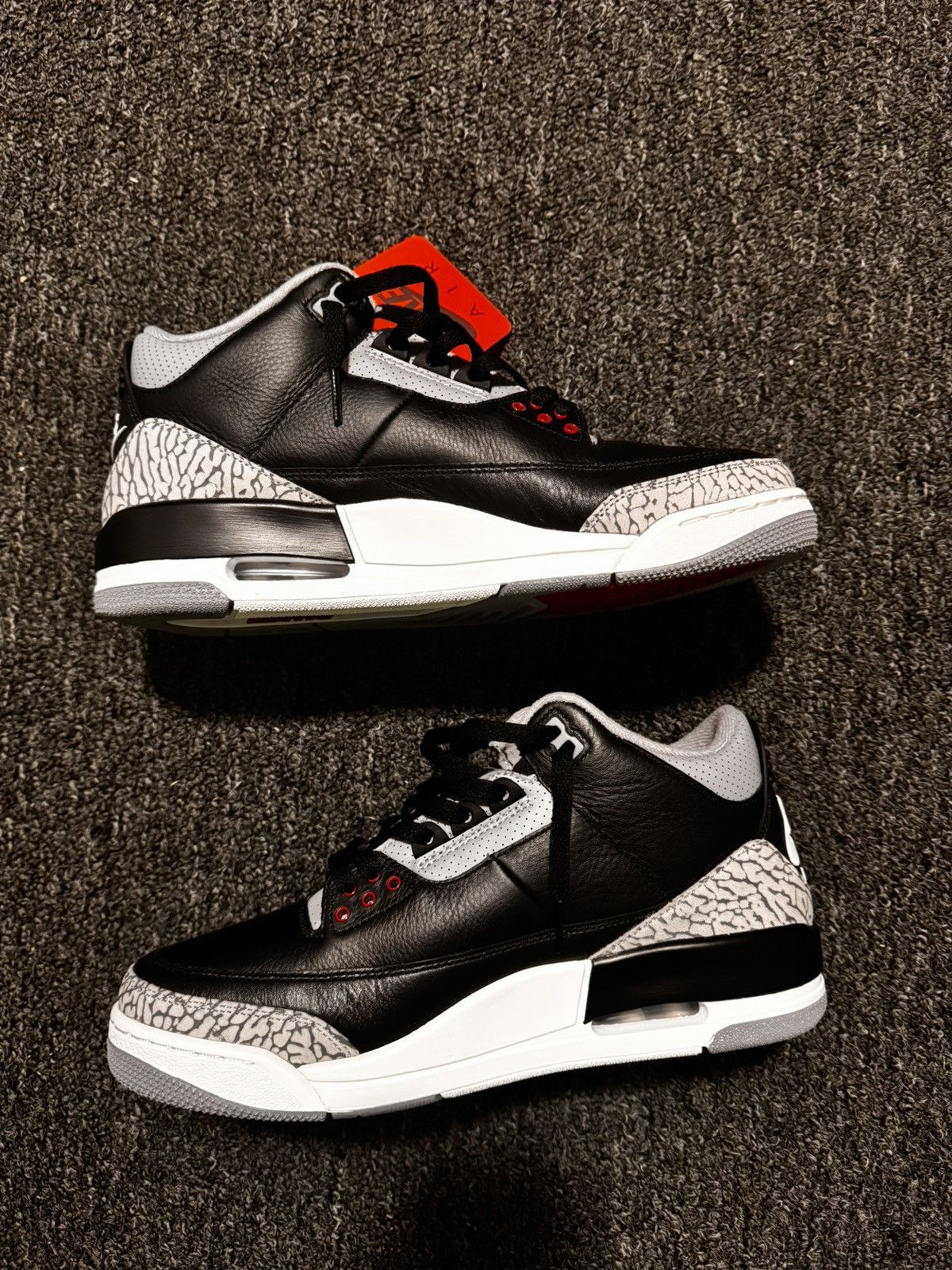 Jordan Brand AIR JORDAN 3 RETRO BLACK CEMENT 2024 Size US 10 / EU 43 - 2 Thumbnail