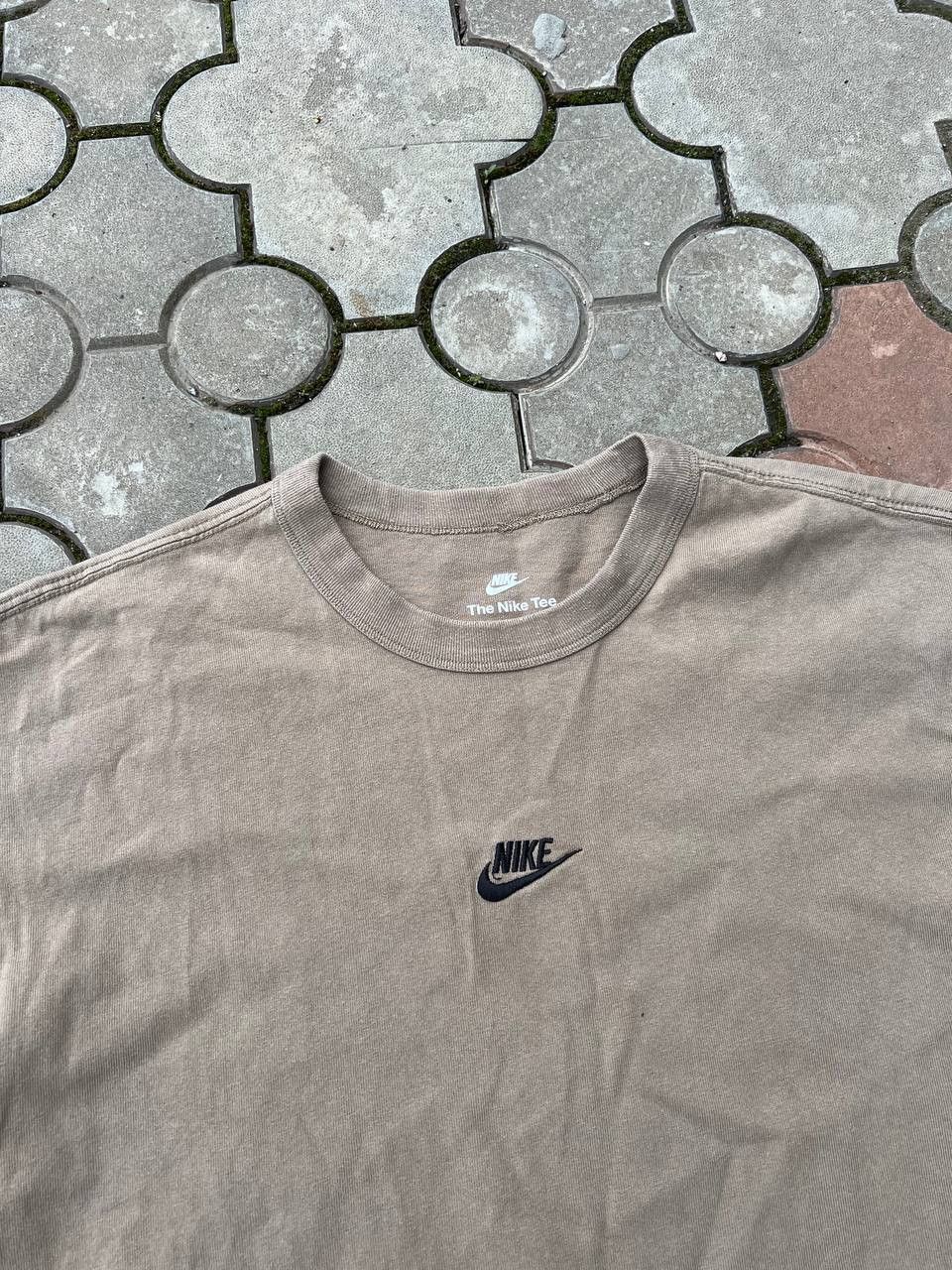 Vintage Vintage Nike Center Logo Oversized Brown Tee Y2K USA Size US L / EU 52-54 / 3 - 2 Thumbnail