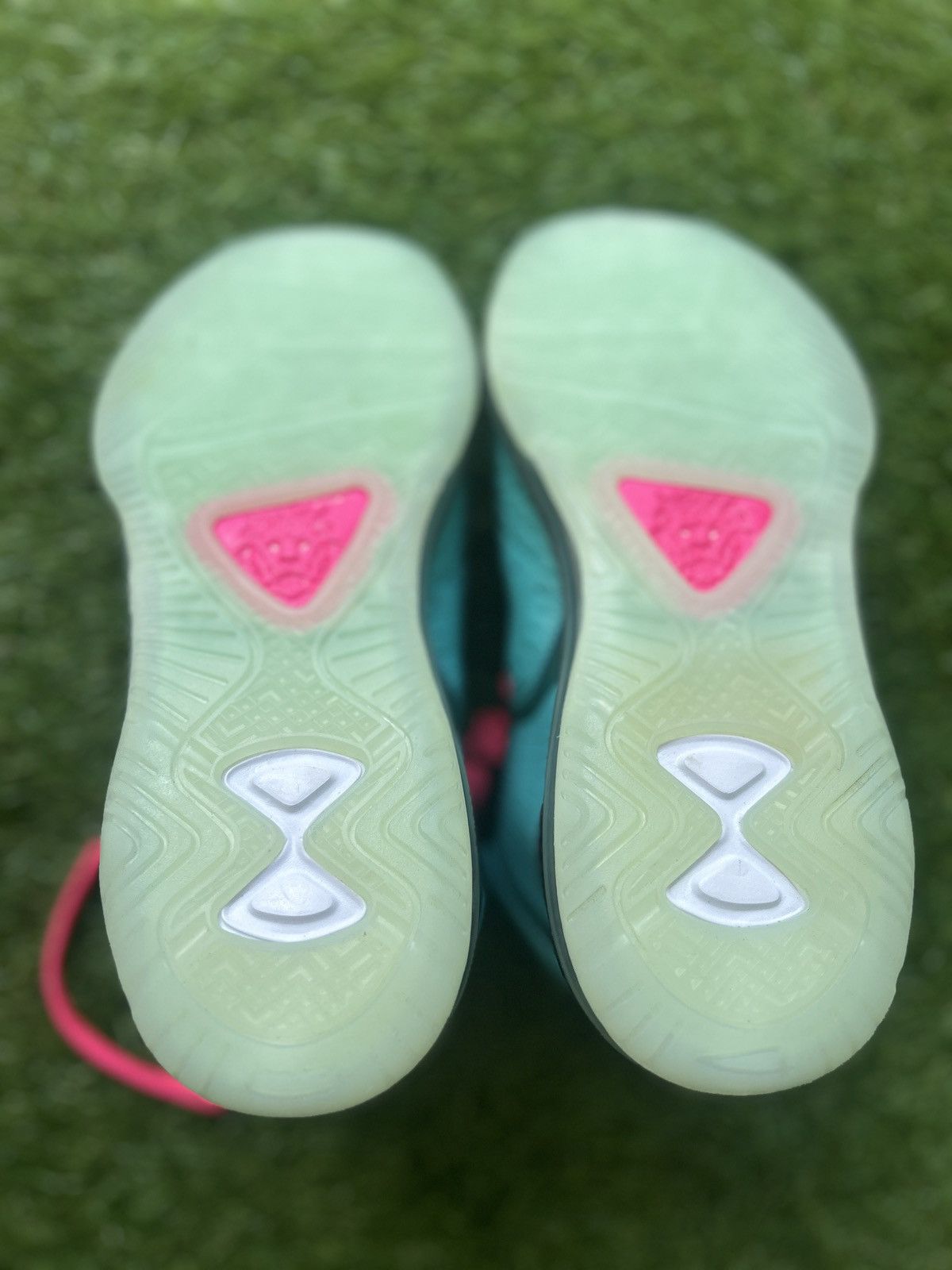 Nike 2021 Nike LeBron 8 “South Beach” Size US 7.5 / EU 40-41 - 5 Thumbnail
