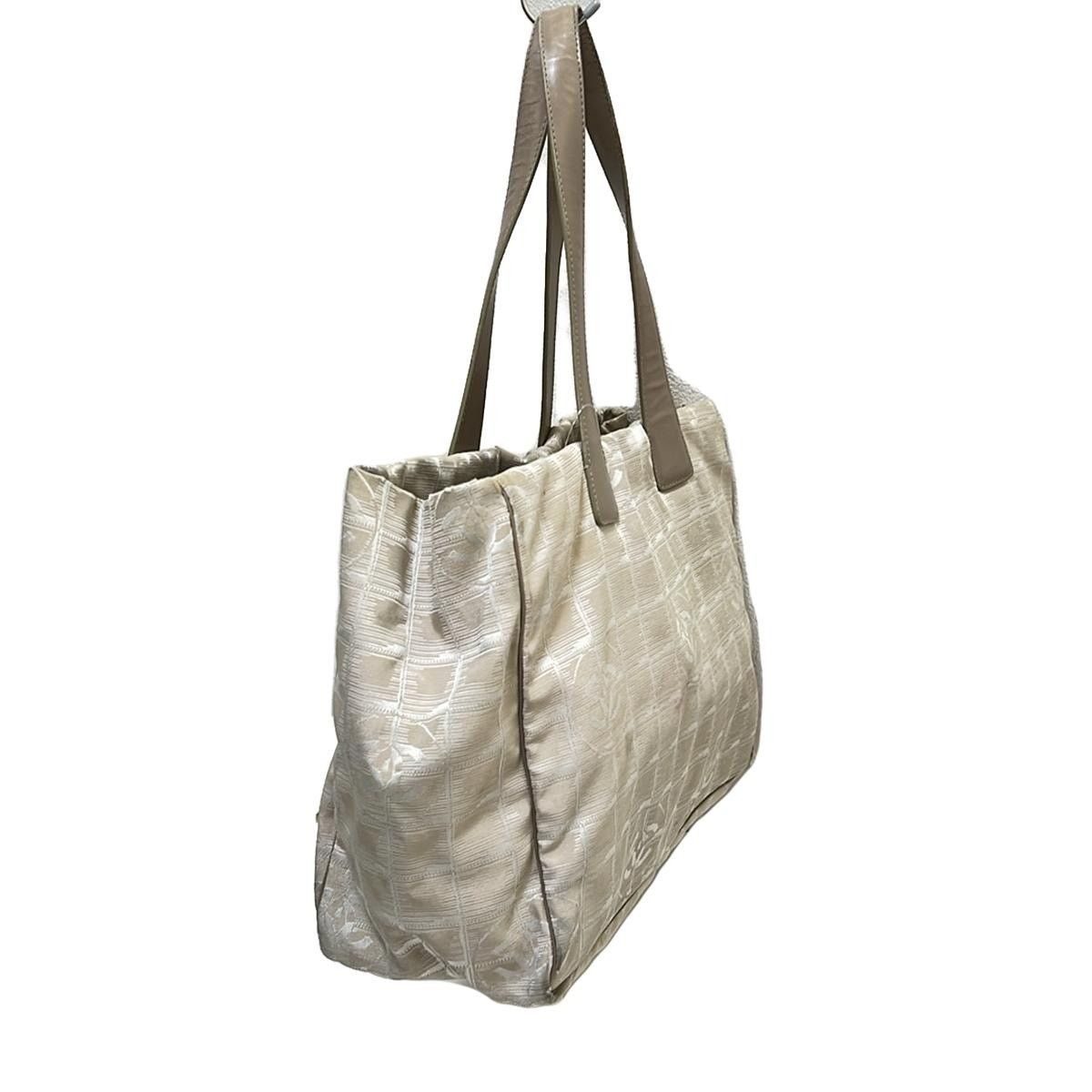 Chanel CHANEL New Travel Line Tote MM Tote Bag Size ONE SIZE - 2 Thumbnail