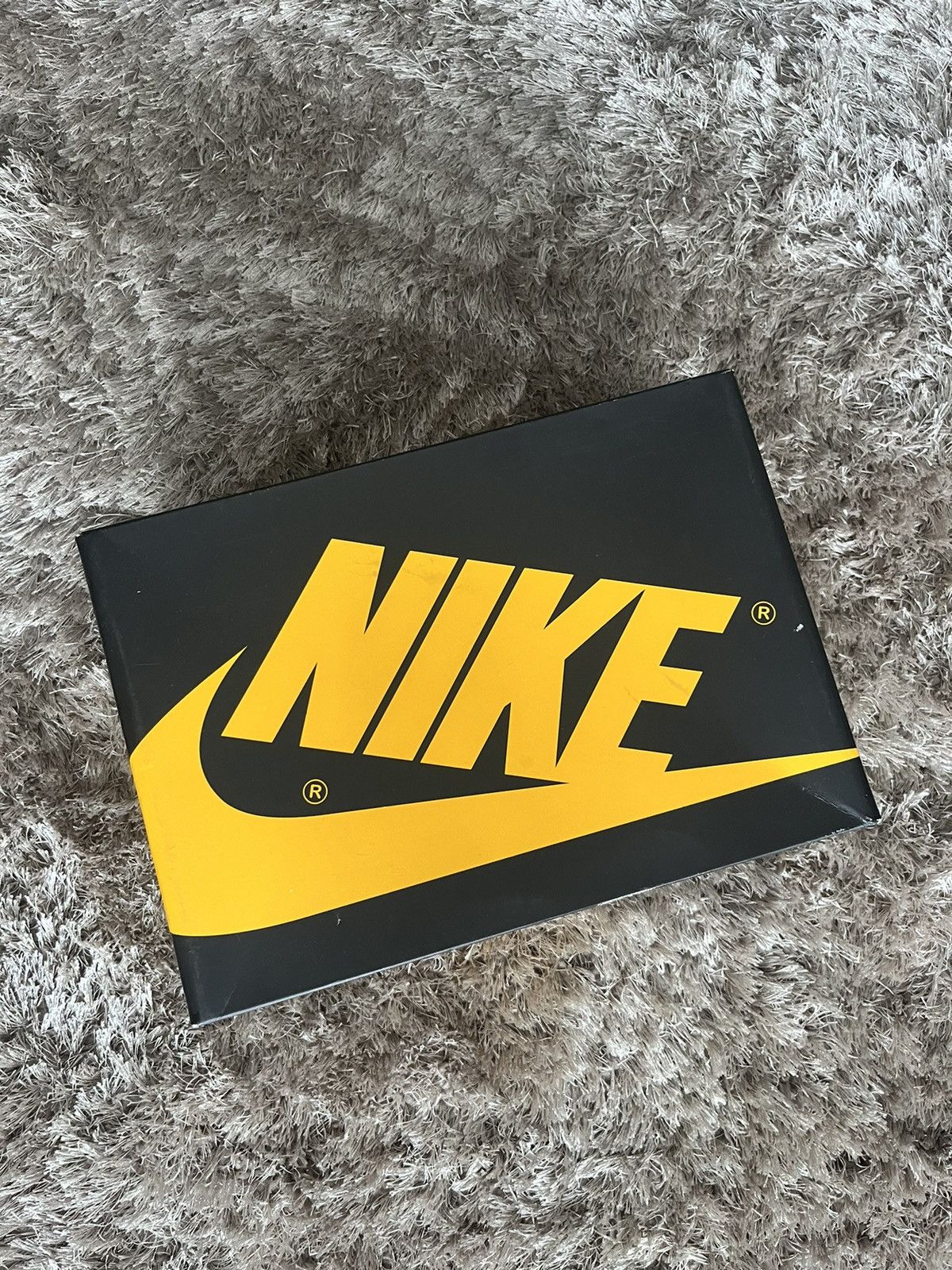 Jordan Brand × Nike Air Jordan 1 Pollen Size US 7 / EU 40 - 11 Thumbnail