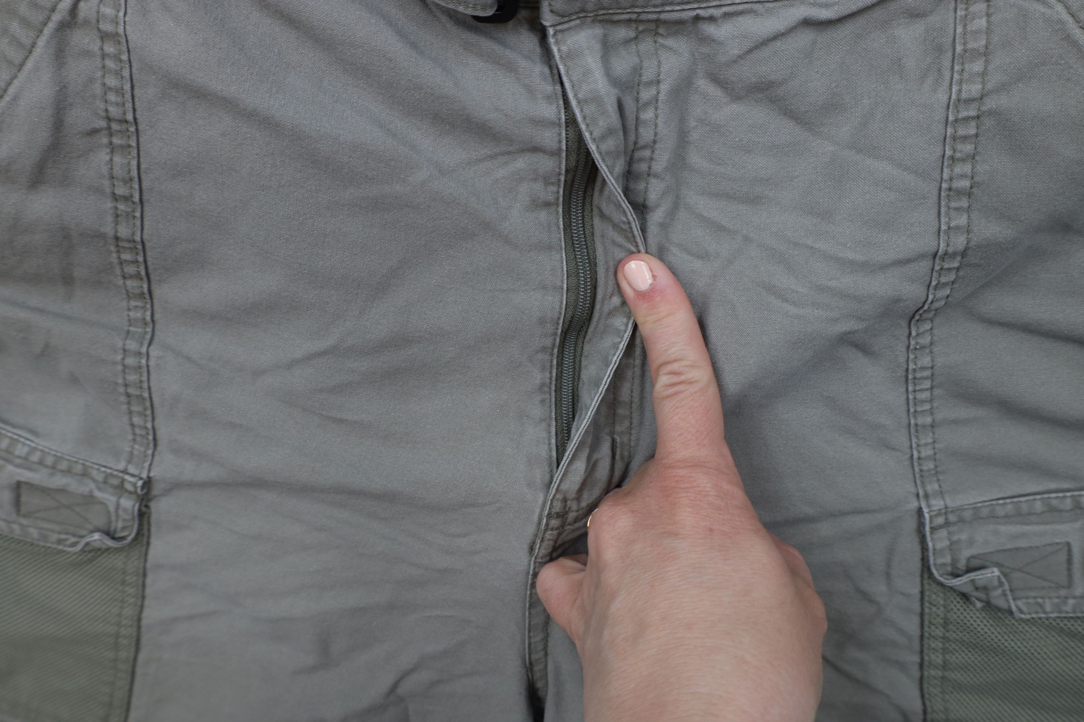 Columbia × Vintage Vintage Columbia PFG Spell Out Above Knee Cargo Shorts Green Size US 36 / EU 52 - 6 Thumbnail