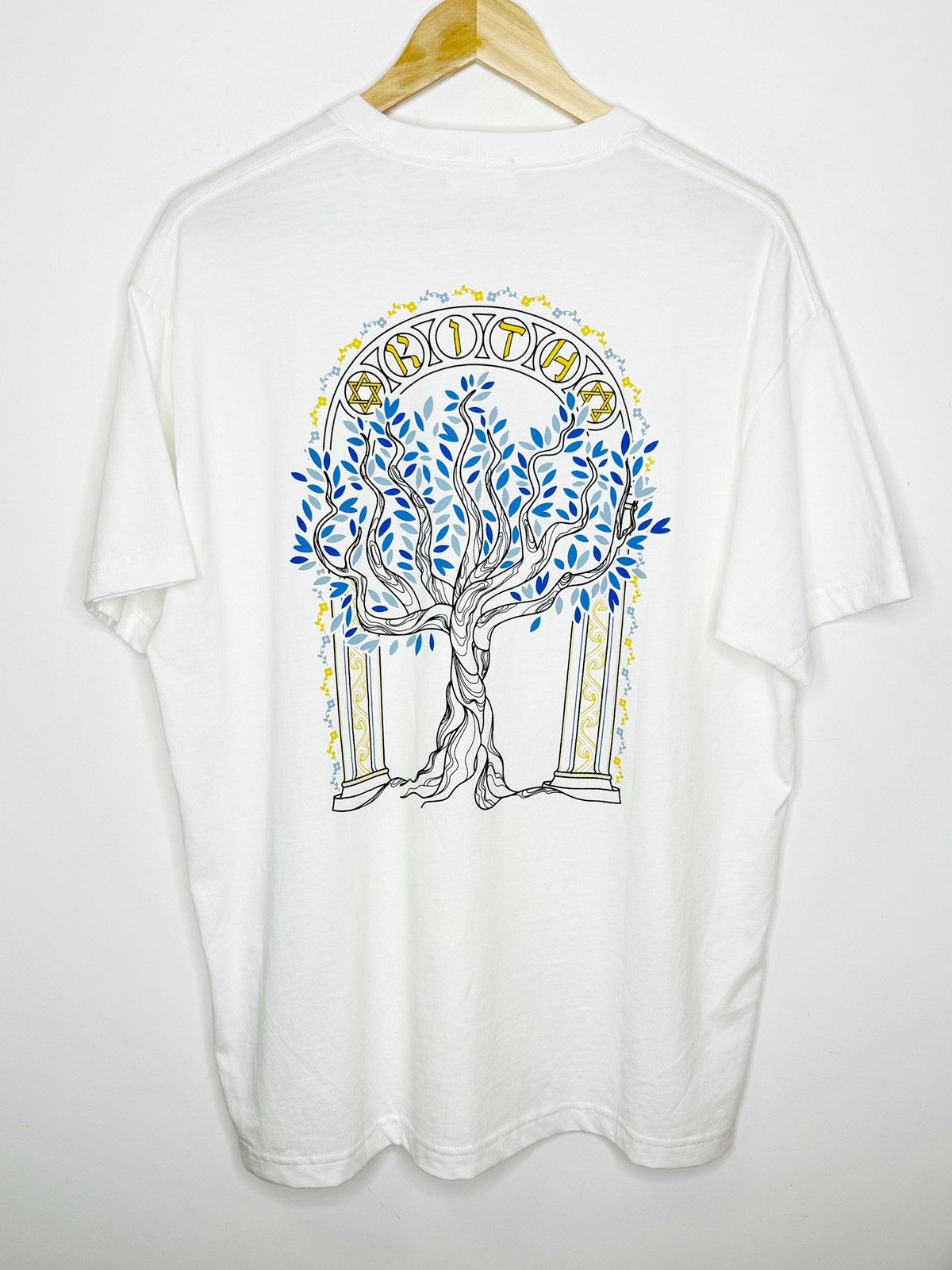 Kith Kith Treats Hanukkah Menorah Tee Size US L / EU 52-54 / 3 - 1 Thumbnail