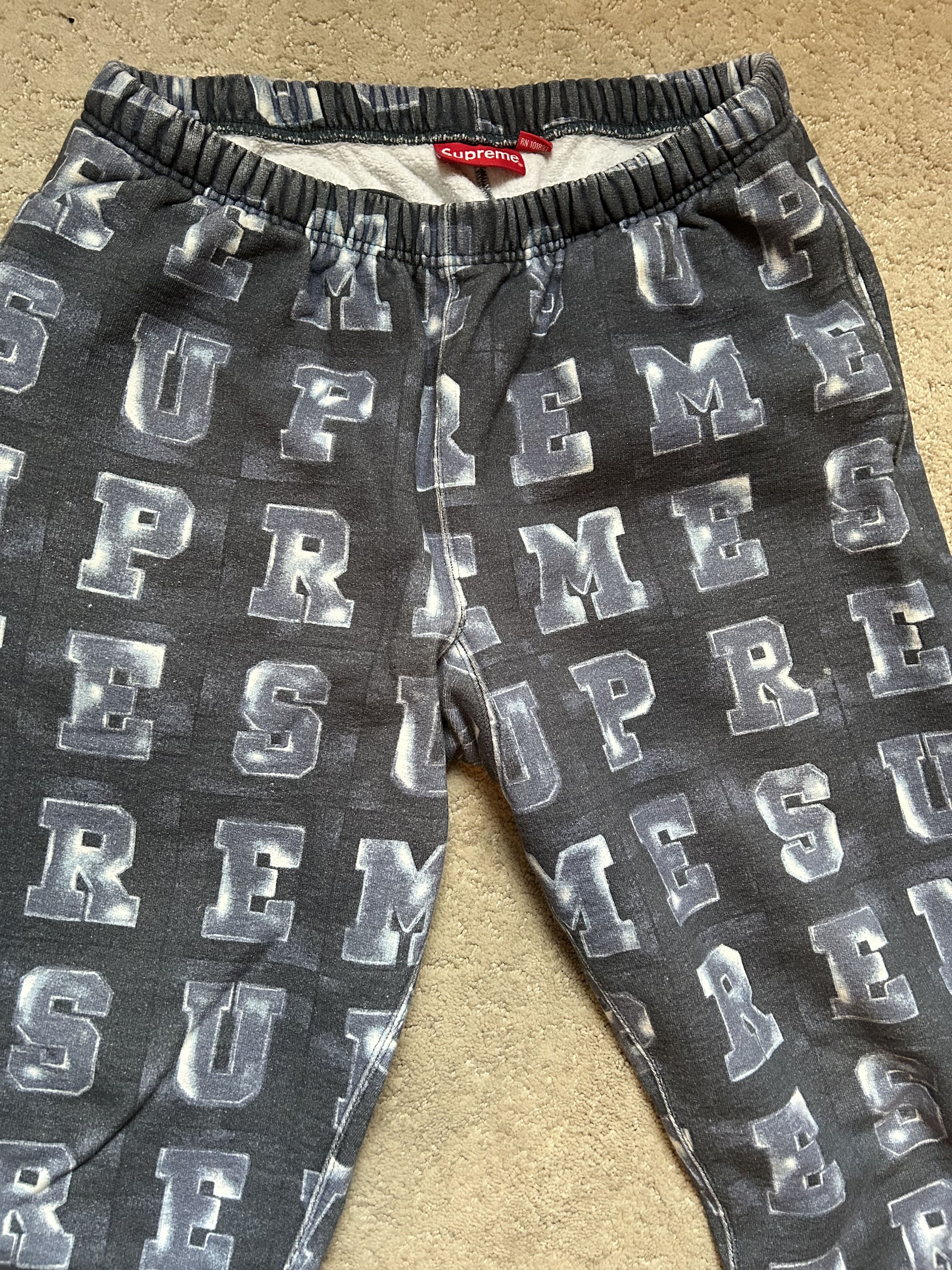 Supreme Supreme Navy Blue Sweatpants Size US 30 / EU 46 - 2 Thumbnail