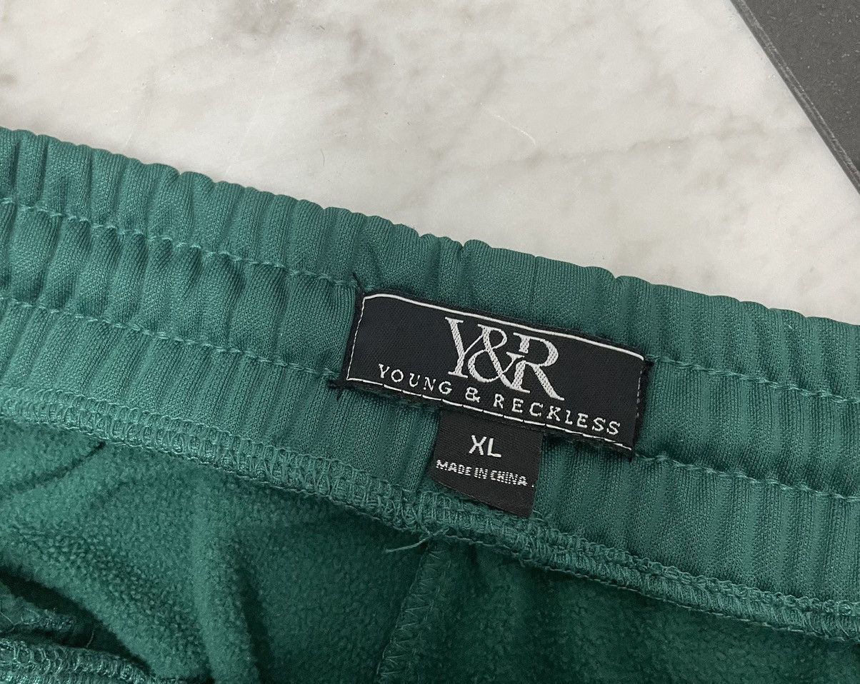 Young And Reckless 🔥 young & reckless sweats Size US 34 / EU 50 - 2 Thumbnail
