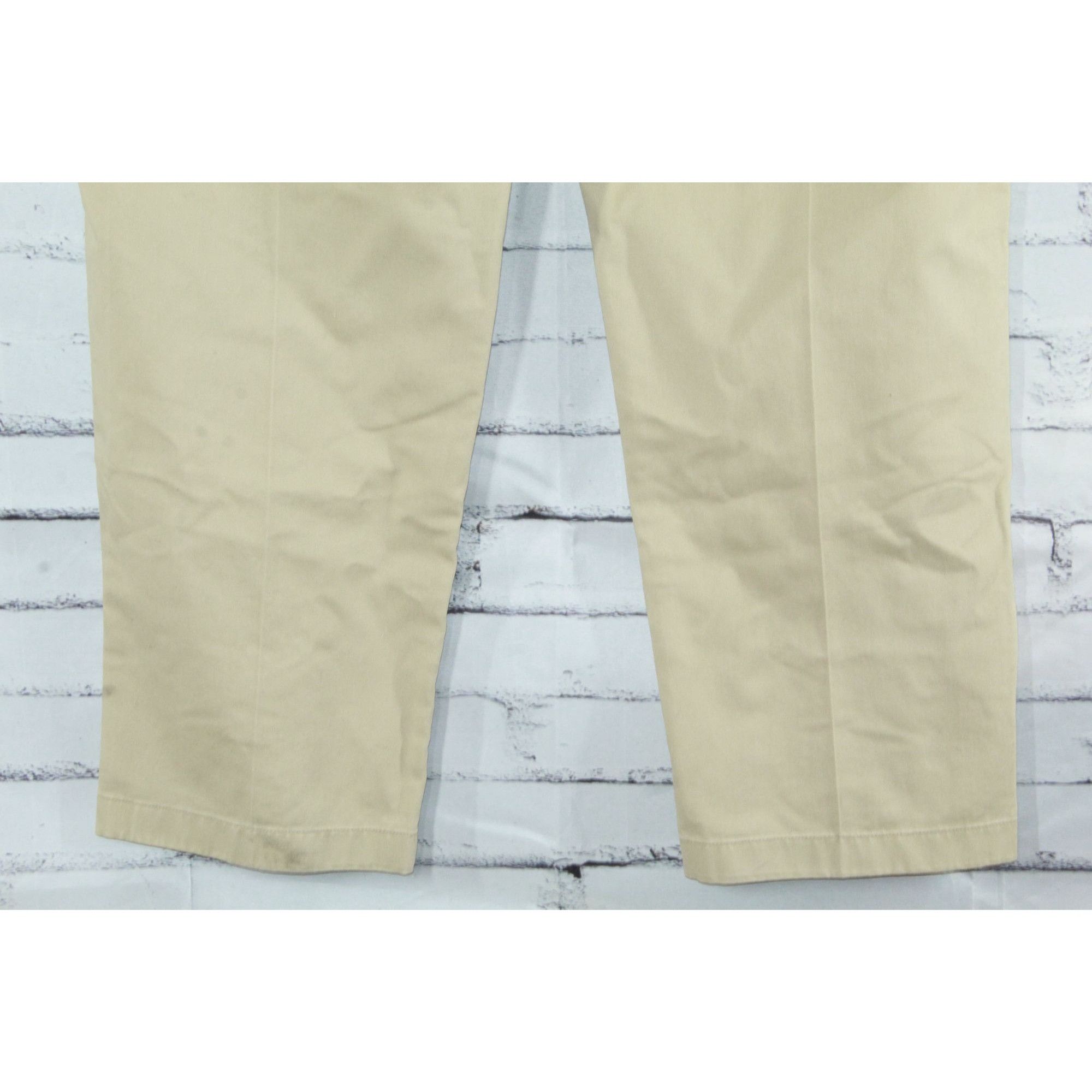 L.L. Bean LL Bean Men's Khaki Wrinkle Free Double L Chinos Size 42" / US 20 - 9 Thumbnail