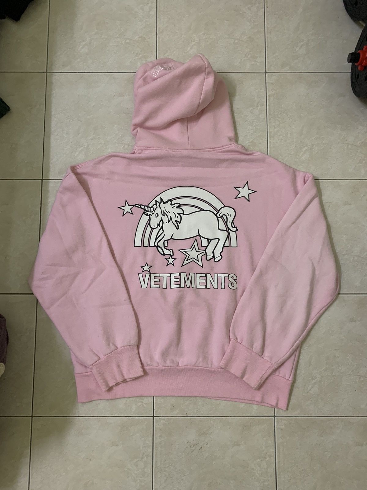 Vetements hoodie discount unicorn and rainbow