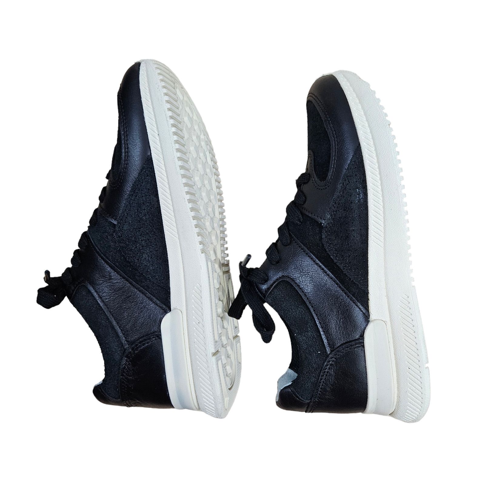 Everlane NWOT O by Everlane Unisex The Trainer Sz. W7 / M5 Black Size US 7 / IT 37 - 4 Thumbnail
