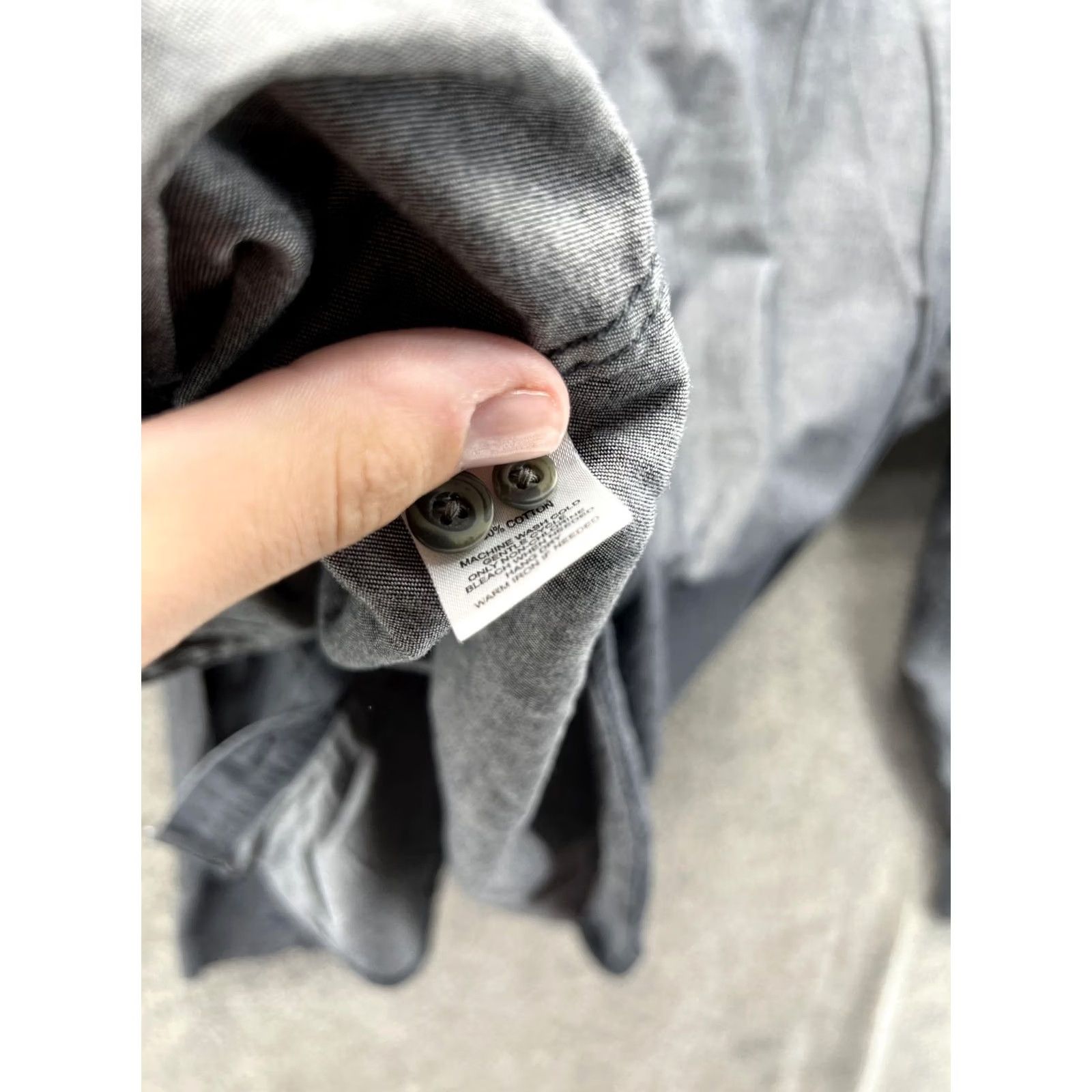 UNTUCKit UNTUCKit Shirt Mens Small Gray Solid Long Sleeve Button Front Casual Woven Size US S / EU 44-46 / 1 - 6 Thumbnail