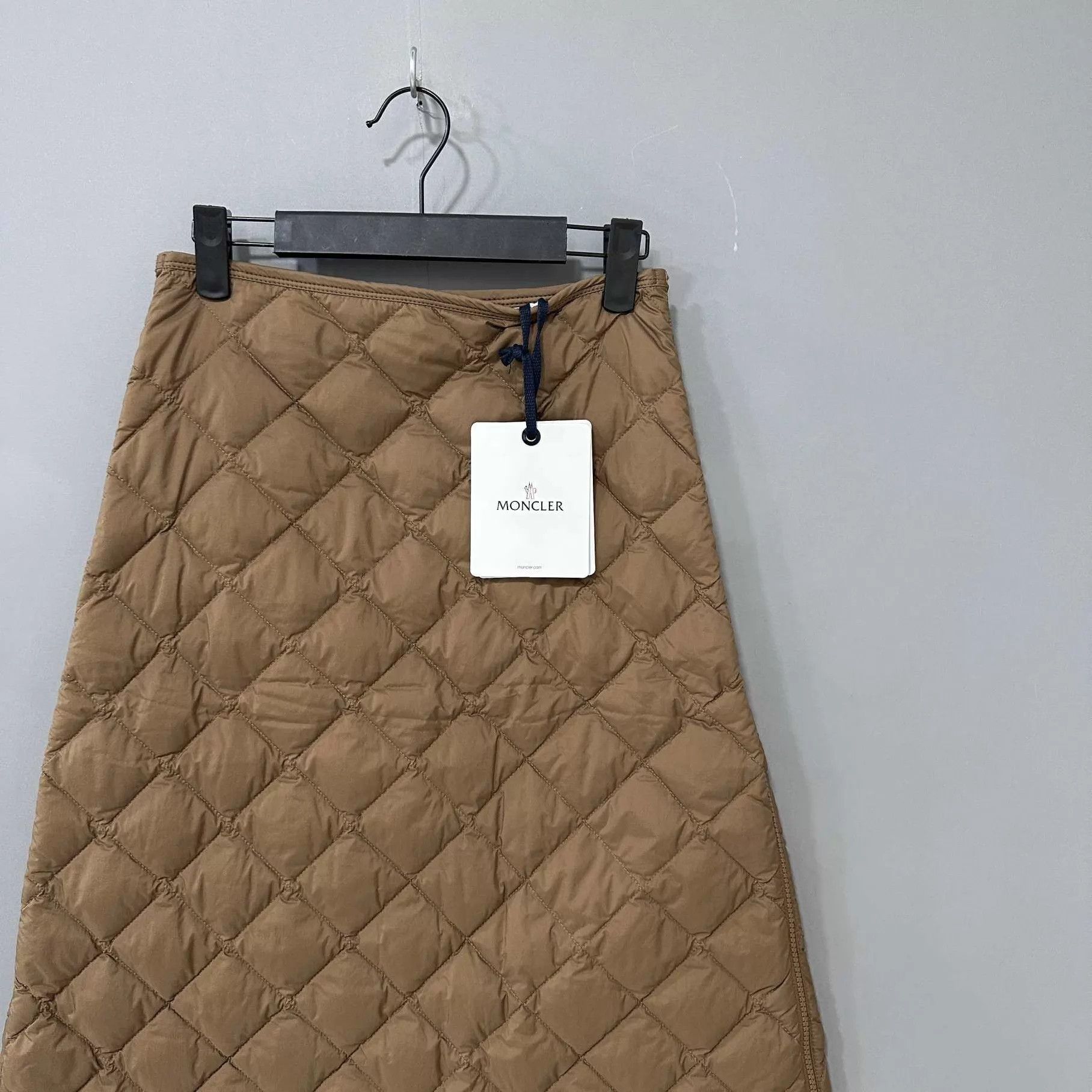 Moncler Moncler brown quilted down midi skirt 40 Size 27" / US 4 / IT 40 - 4 Thumbnail