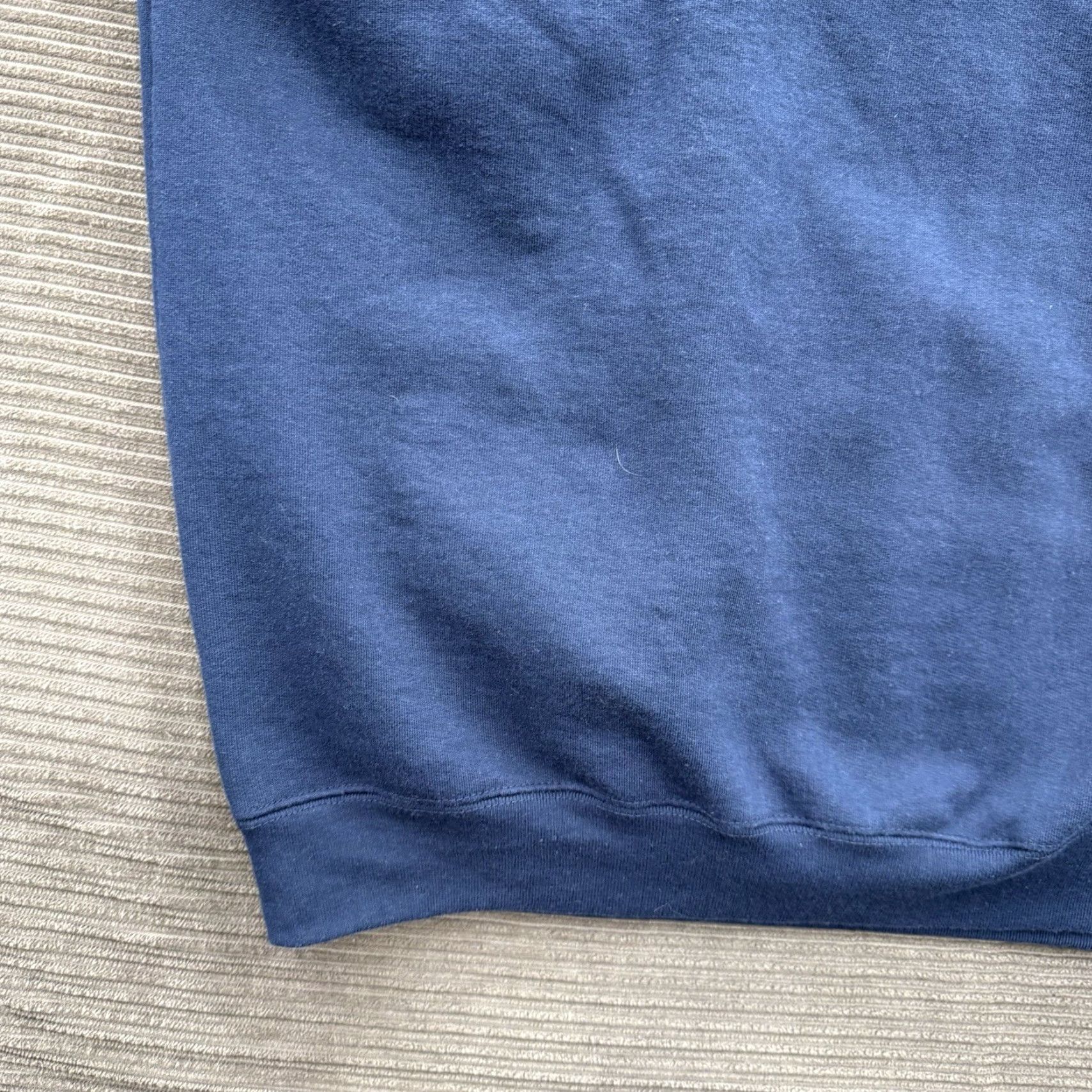 Vintage VINTAGE Head Waters Sweatshirt Men L Blue Cotton Graphic Print 90s Wool? Size US L / EU 52-54 / 3 - 7 Thumbnail