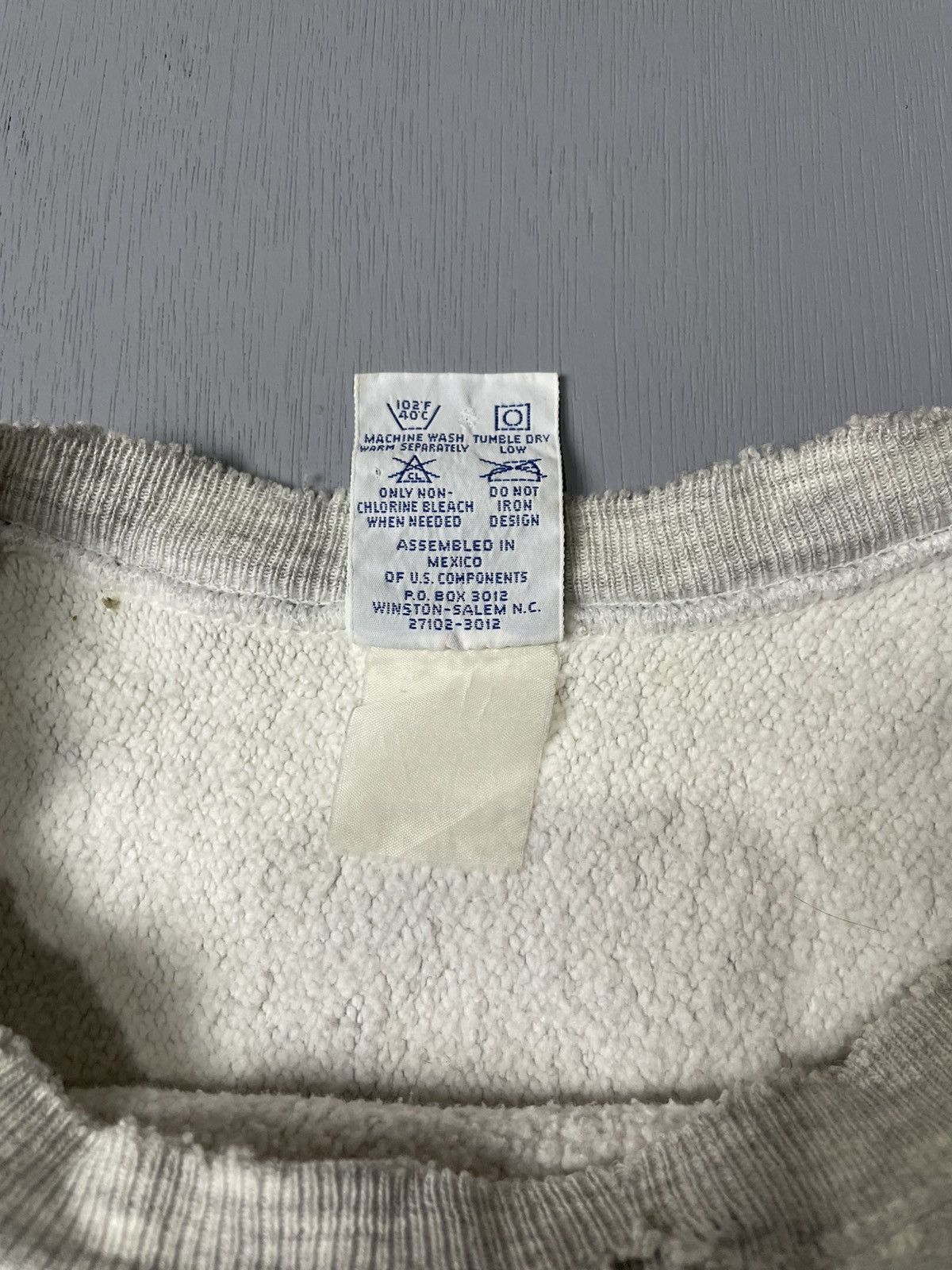 Champion Vintage 80’s distressed Champion reverse weave sweatshirt Size US L / EU 52-54 / 3 - 8 Thumbnail