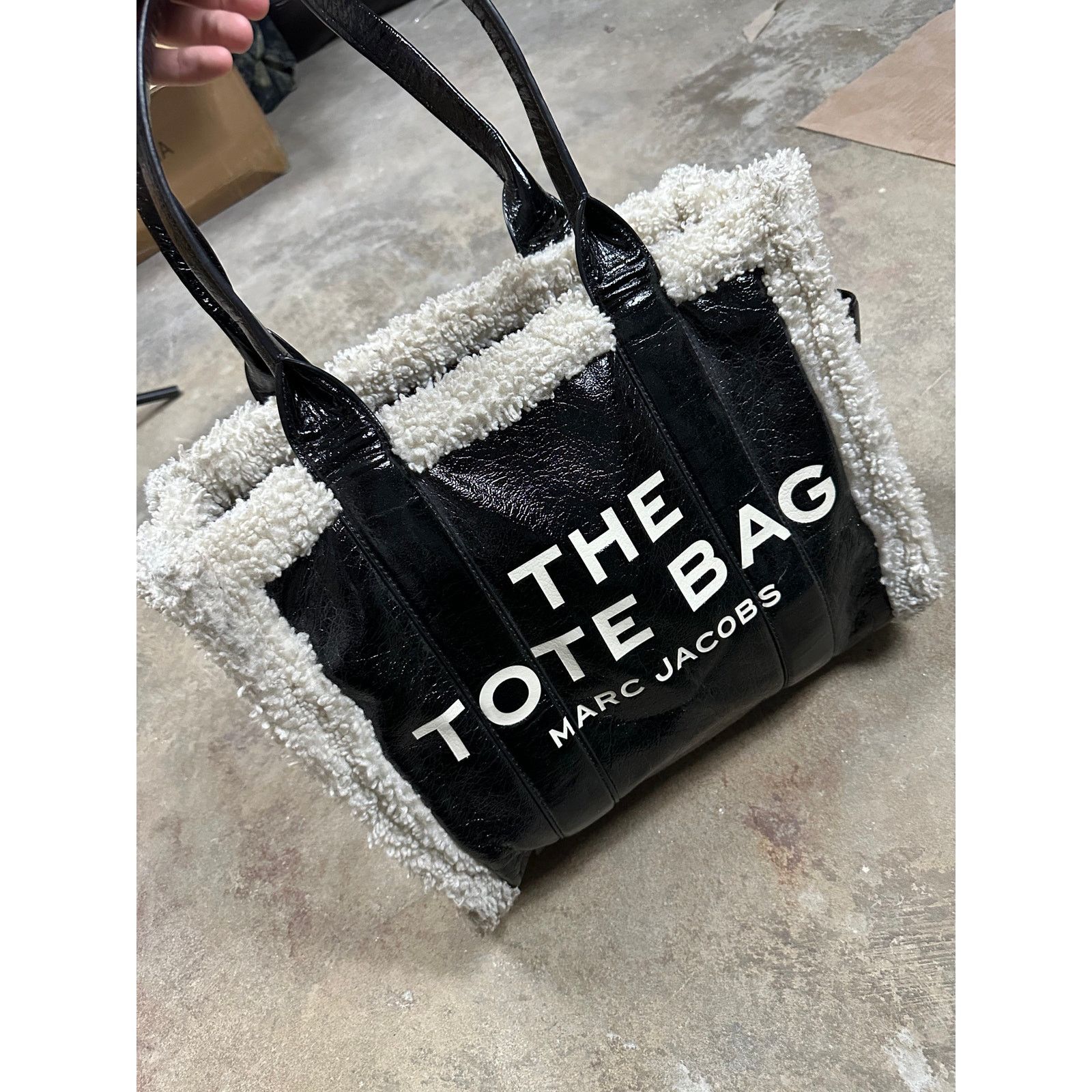 Marc Jacobs Marc Jacobs Tote Bag Black OS Used Size ONE SIZE - 1 Thumbnail