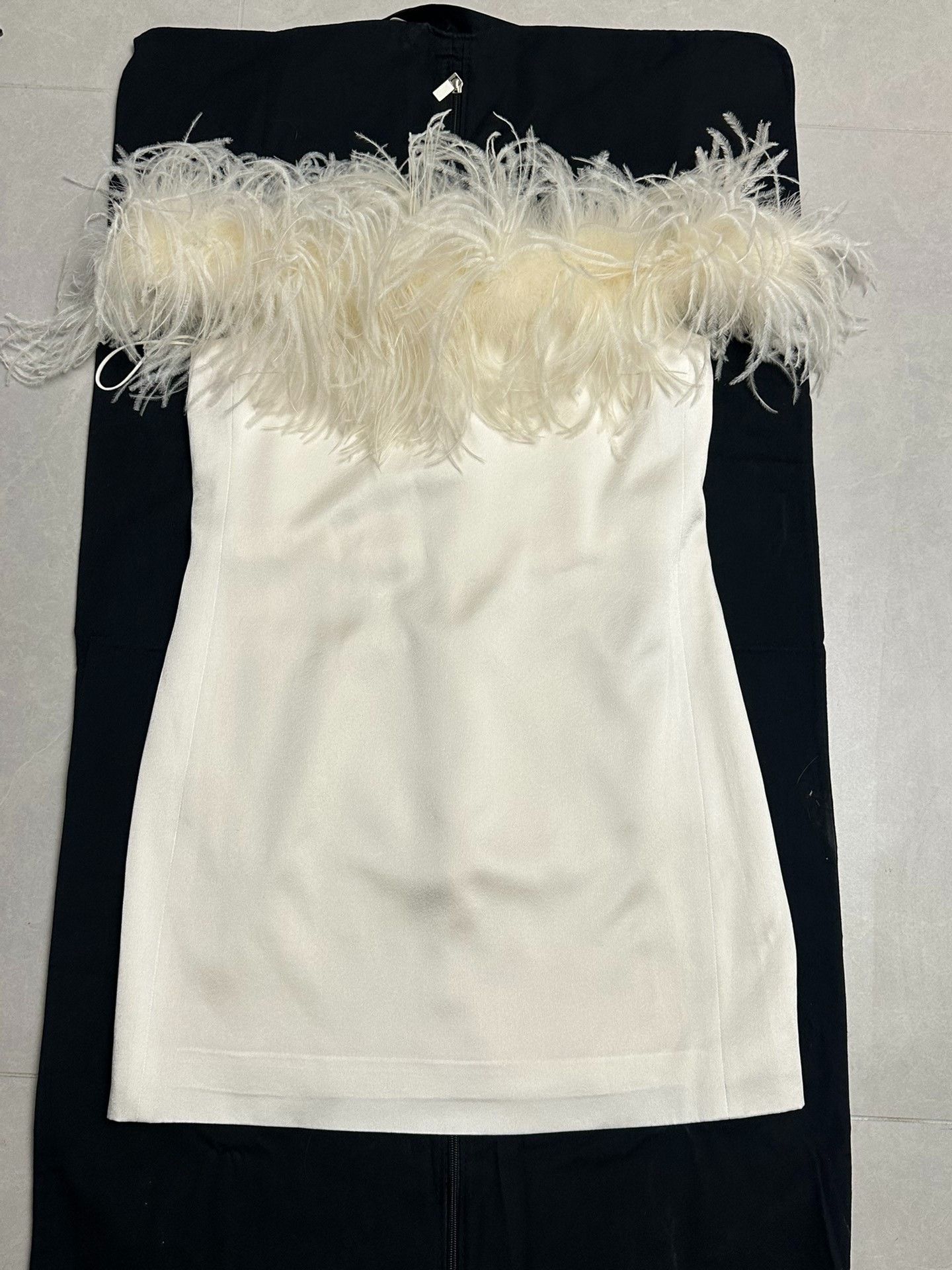 Saint Laurent Paris Saint Laurent White Ostrich Feather Satin Dress Size S / US 4 / IT 40 - 1 Thumbnail