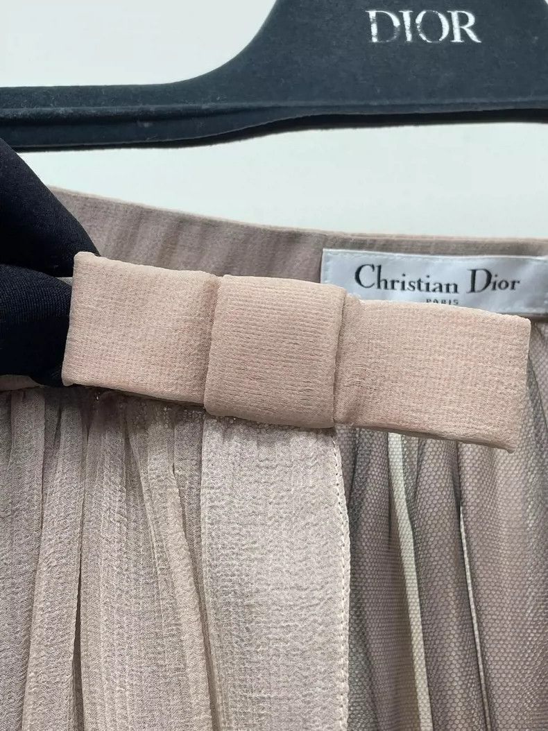 Dior Dior Nude pink bow silk skirt 2504-Nextarrow Size 42" / US 20 - 3 Thumbnail
