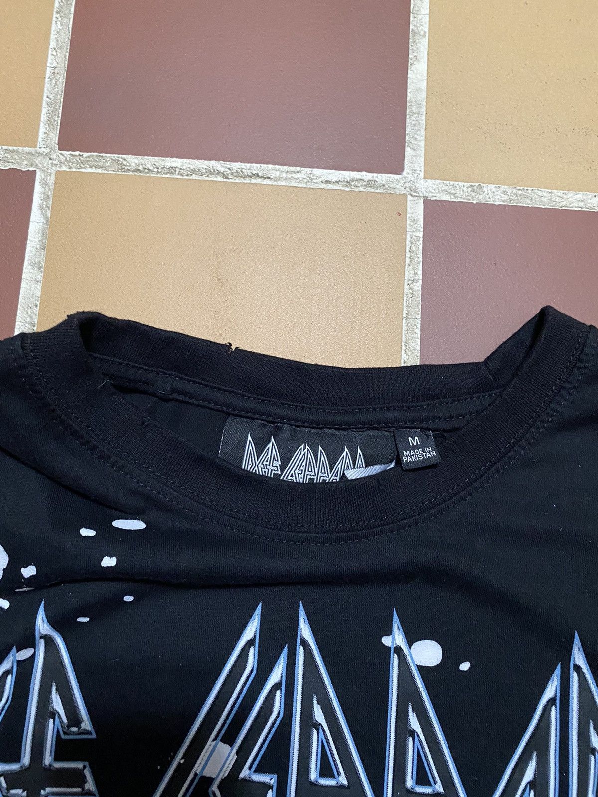 Band Tees Vintage Def Leppard Adrenalize Tour band shirt Size US M / EU 48-50 / 2 - 5 Thumbnail