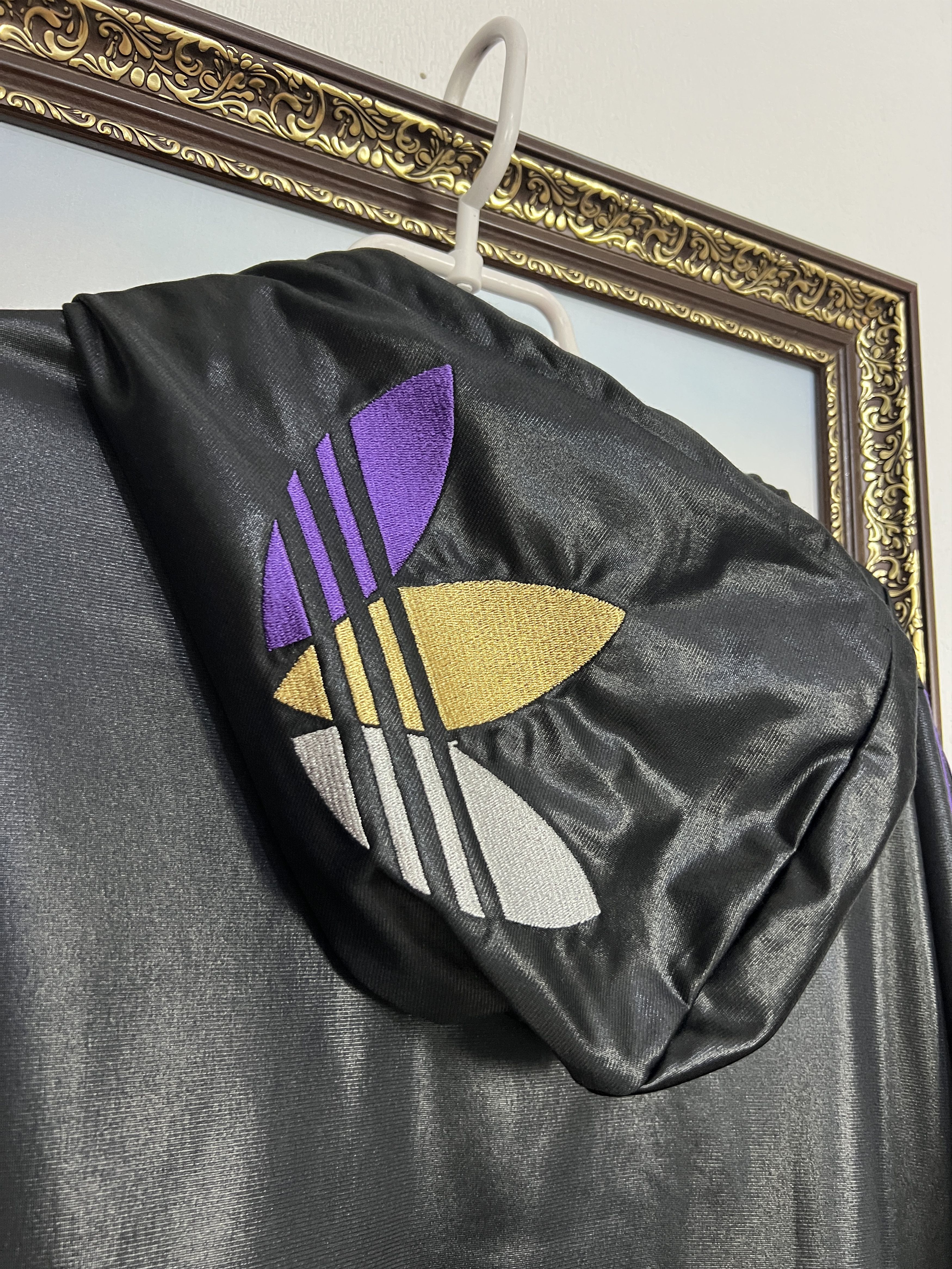 Adidas Vintage Adidas Originals Chile 62 Purple Hooded Jacket Track Size US L / EU 52-54 / 3 - 10 Thumbnail