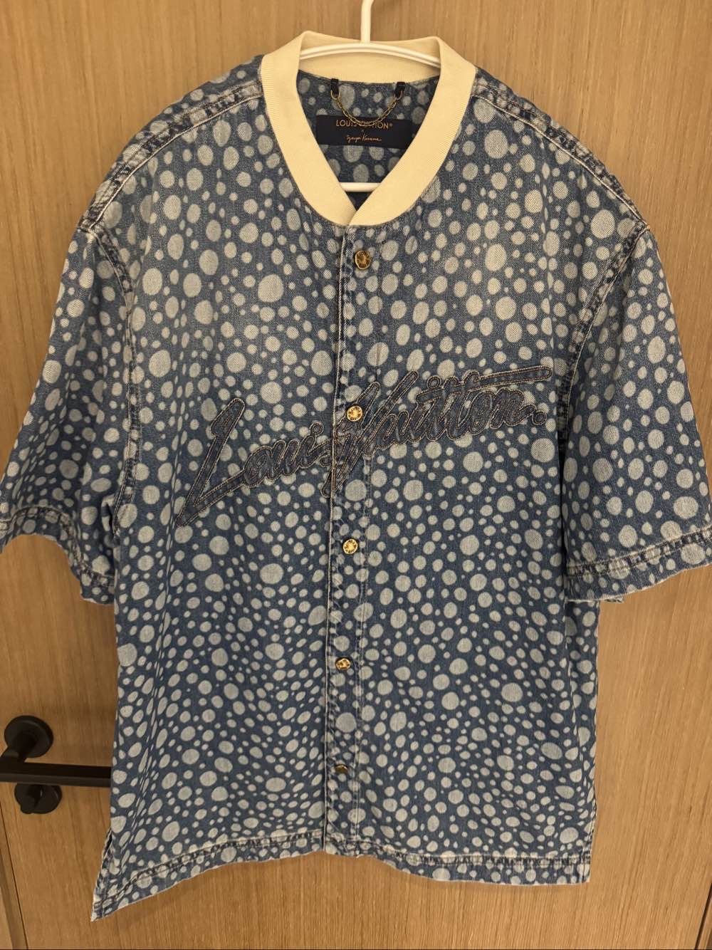 Louis Vuitton Louis Vuitton x Yayoi Kusama Polka Dot Denim Shirt Size M Size US M / EU 48-50 / 2 - 1 Thumbnail