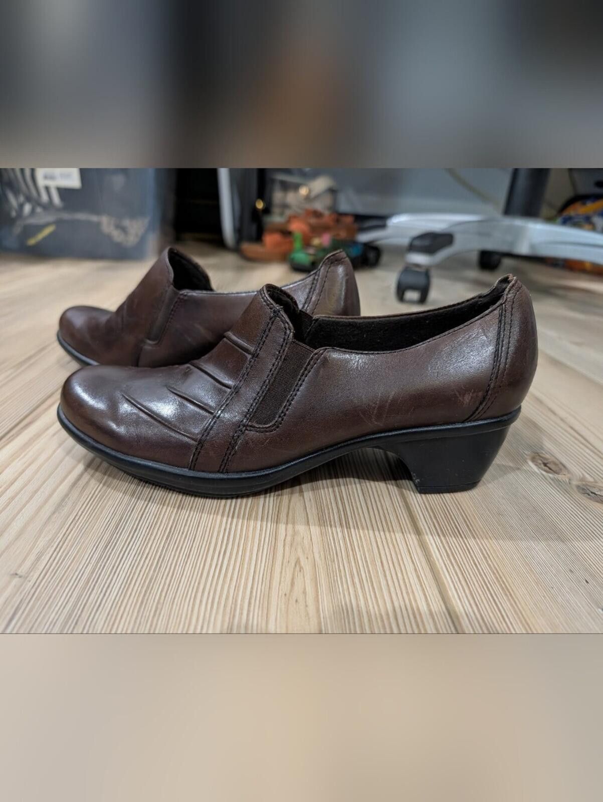 Clarks Clarks Dark Brown Leather Low Heel Slip-On Ankle Booties Size US 7 / IT 37 - 2 Thumbnail
