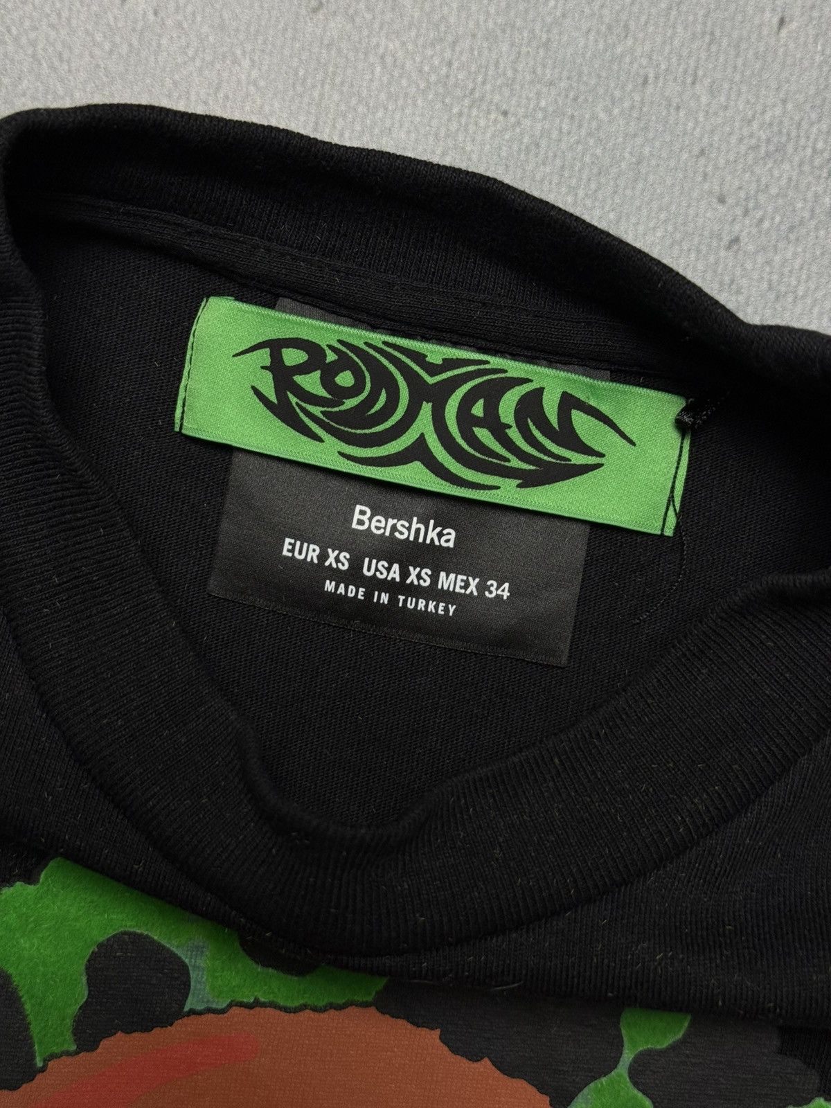 Bershka Dennis Rodman San Antonio Spurs Basketball Green Hair Tee Size US S / EU 44-46 / 1 - 7 Thumbnail