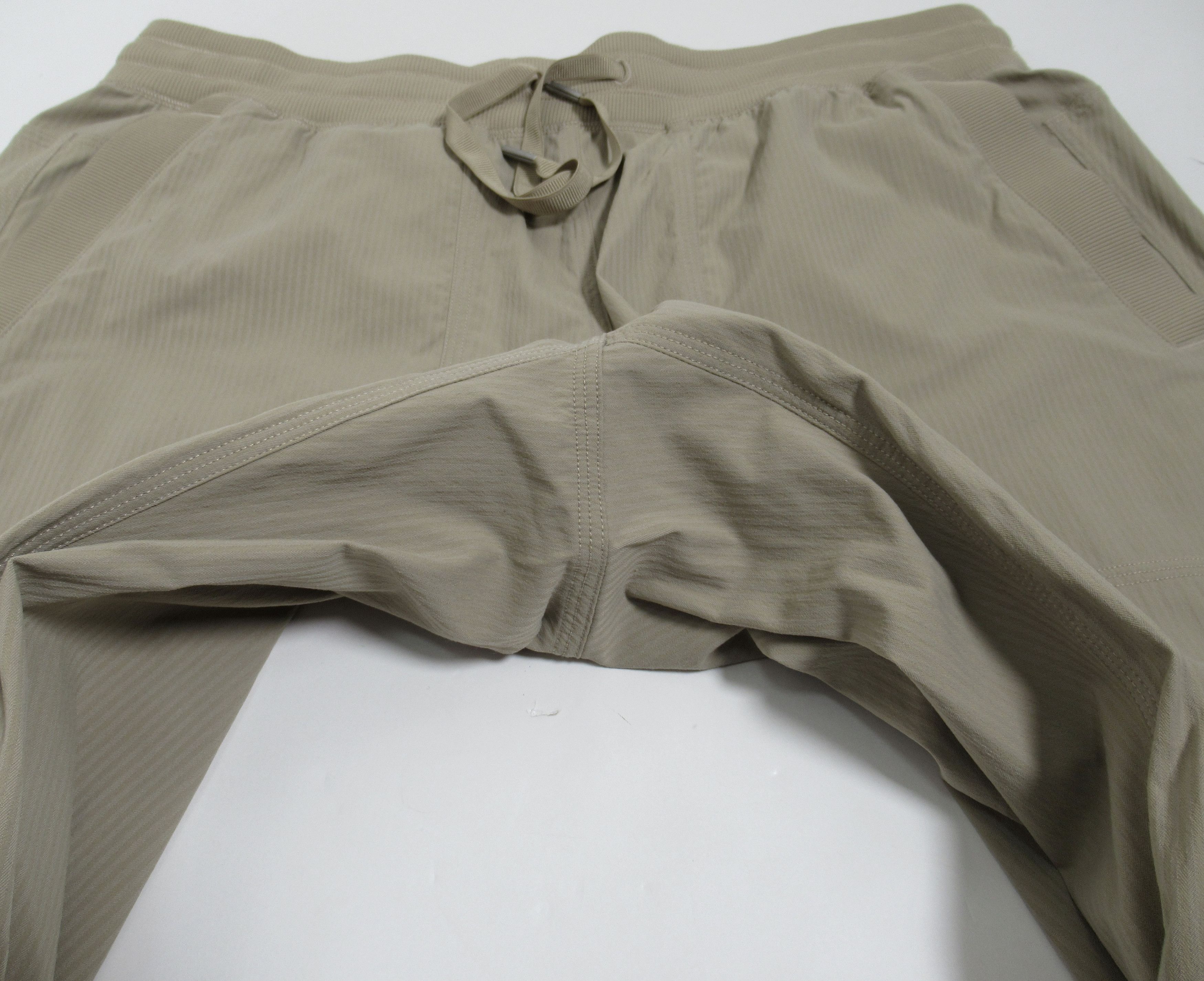 Lululemon Lululemon Dance Studio Relaxed-Fit Mid-Rise Cargo Pant Size 32" / US 10 / IT 46 - 8 Thumbnail