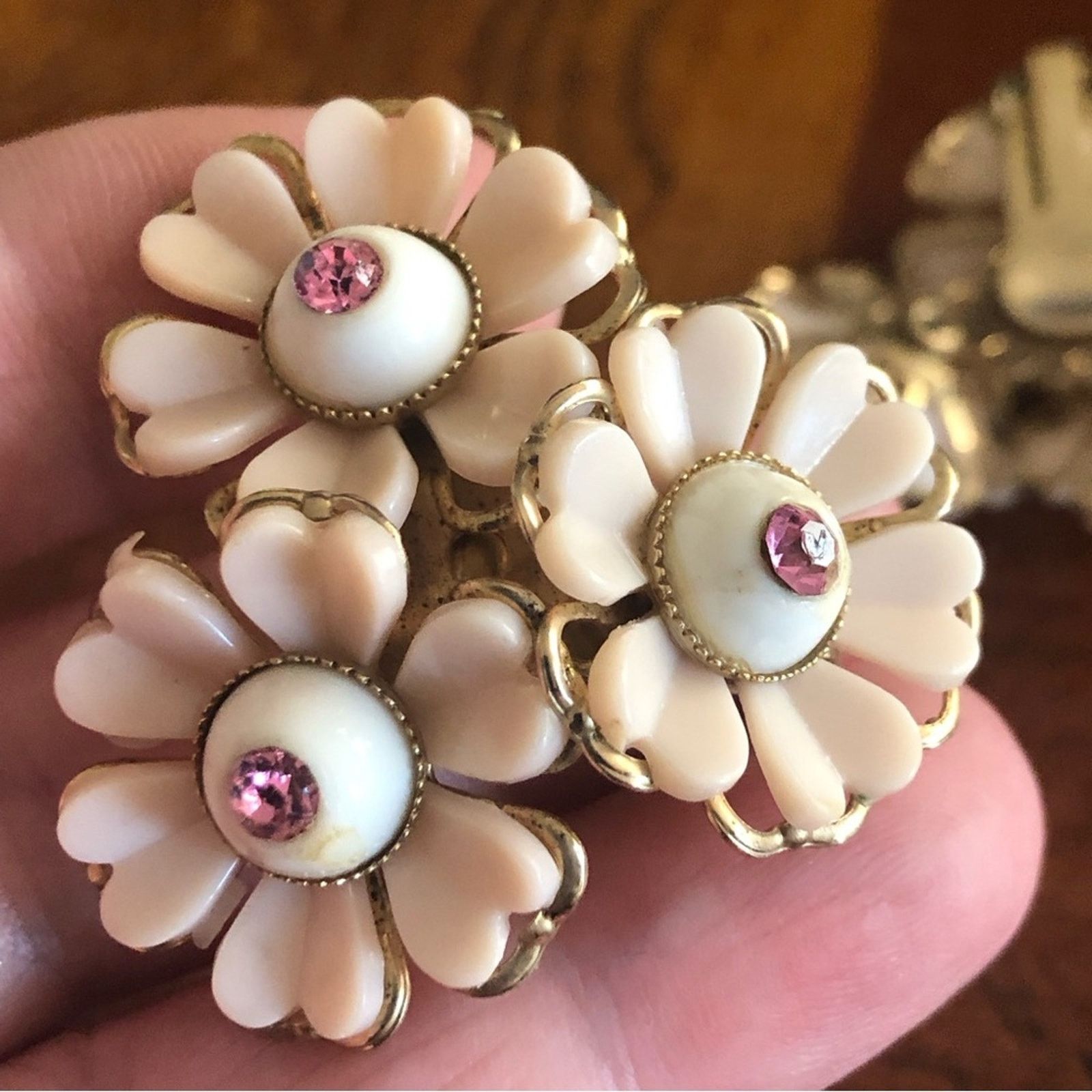 Vintage Vintage rhinestone floral clip on earrings Size ONE SIZE - 3 Thumbnail
