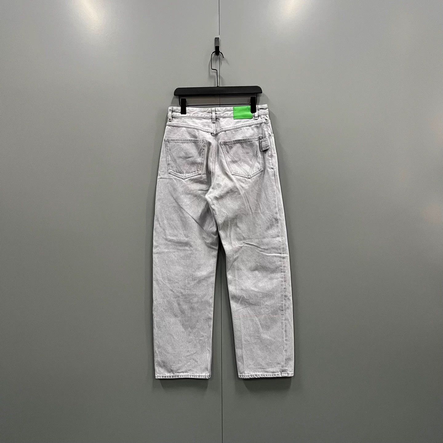 Bottega Veneta Bottega Veneta light gray logo patch pocket jeans IT46 Size 32" / US 10 / IT 46 - 2 Thumbnail