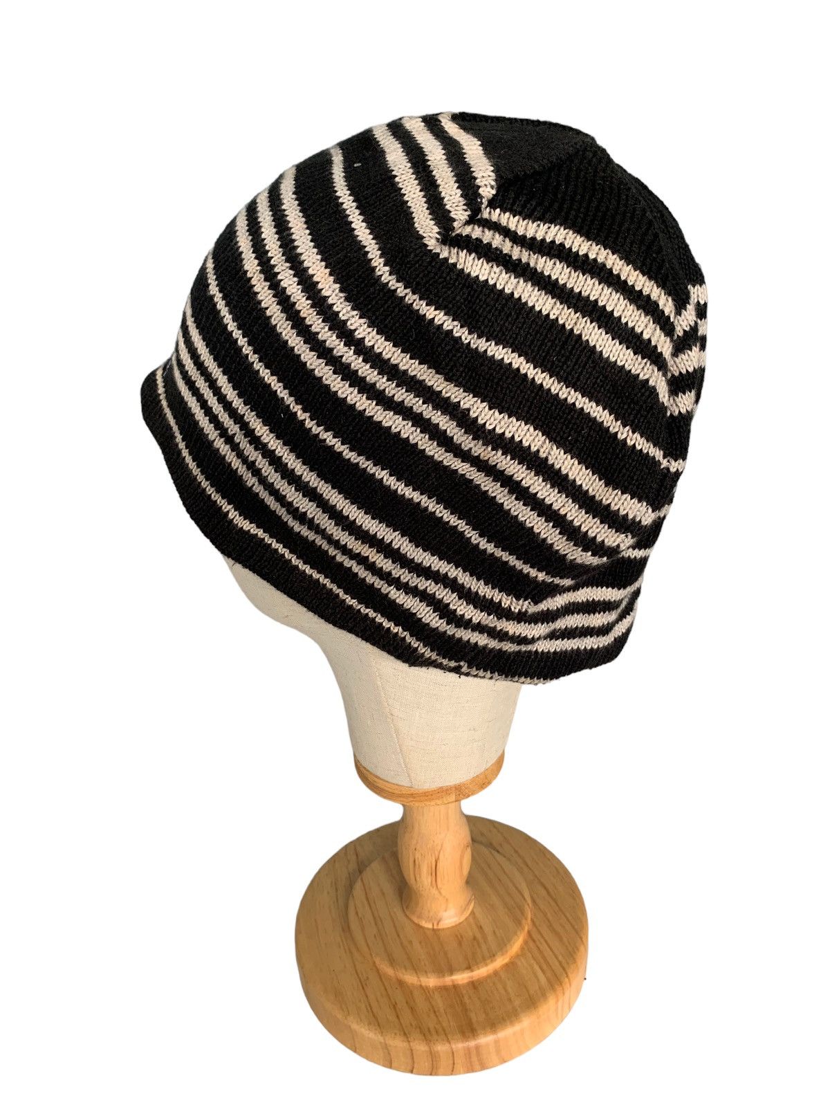 Burberry Burberrys Black Label Stripe Black And White Beanie Hats Size ONE SIZE - 5 Thumbnail
