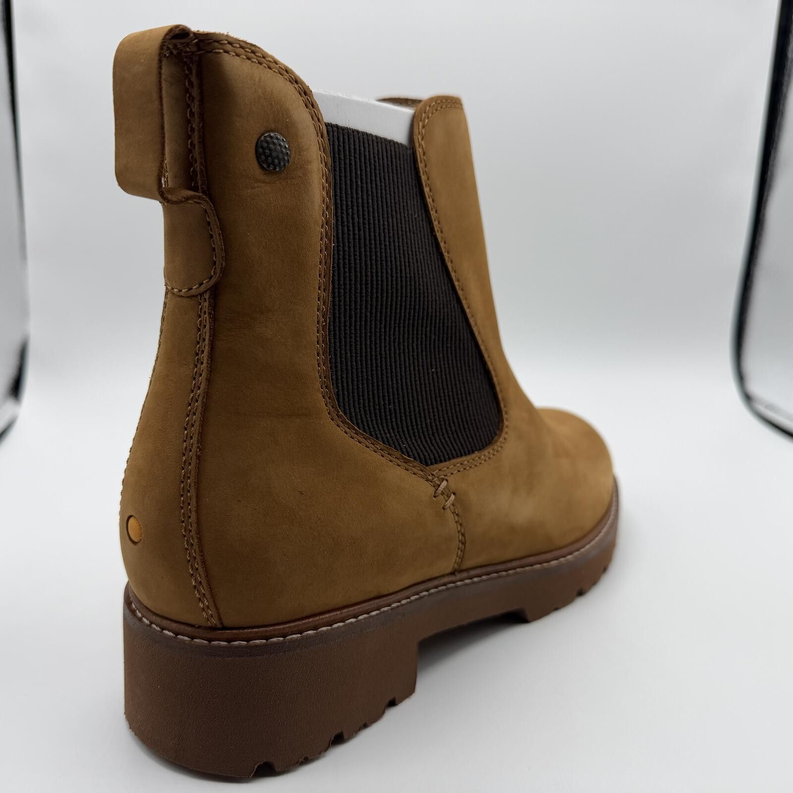 Samuel Hubbard Samuel Hubbard Made in Portugal Van Ness Chelsea Boot Nubuck Size US 7.5 / IT 37.5 - 10 Thumbnail