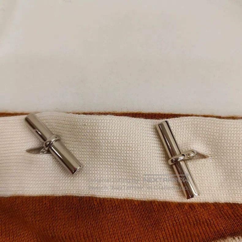 Hermes Hermes Gold Brown Pig Nose Button Full Print Cashmere and Size XS / US 0-2 / IT 36-38 - 4 Thumbnail