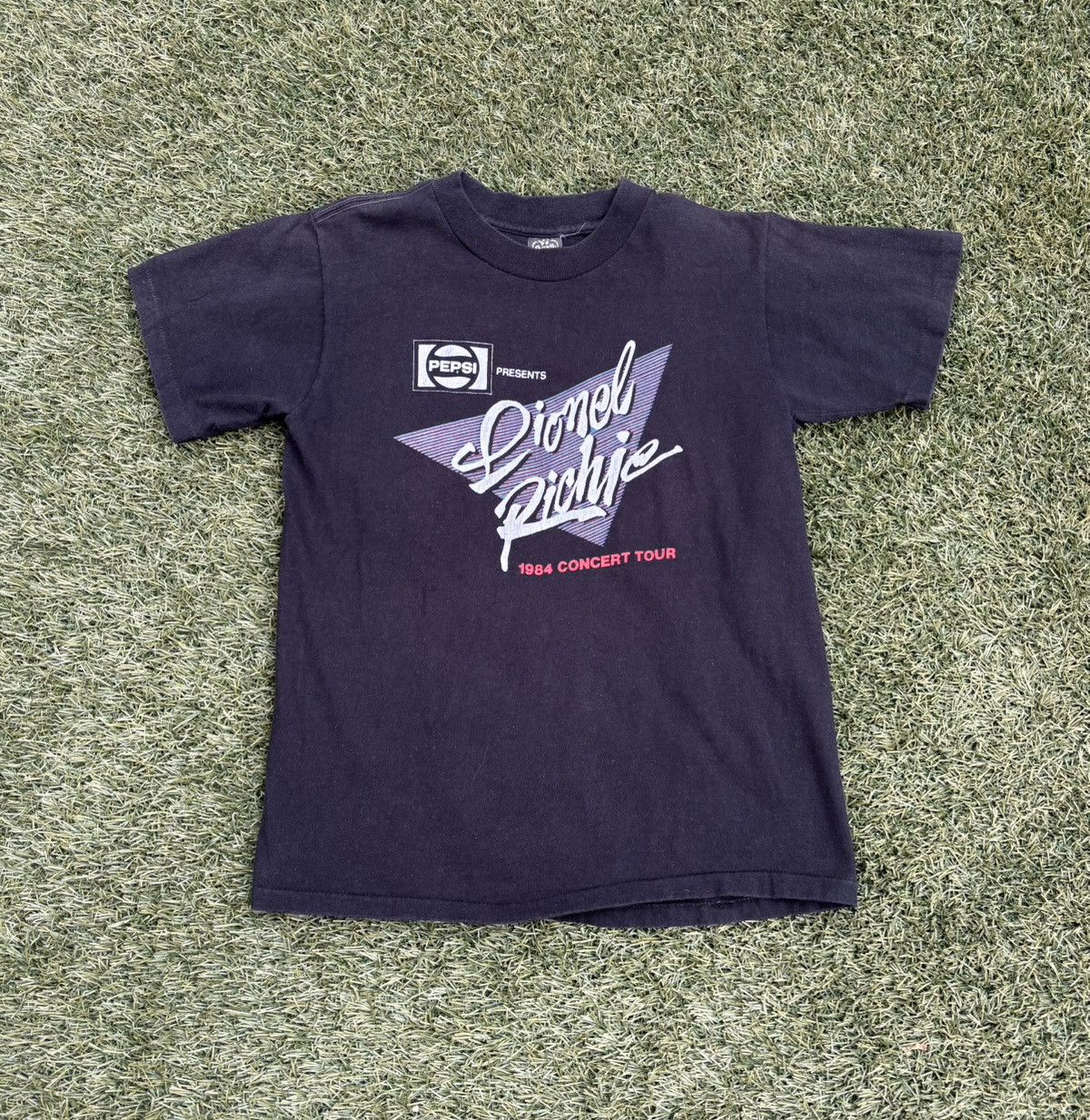 Band Tees Vintage 80s Lionel Richie tour t shirt Size US M / EU 48-50 / 2 - 1 Thumbnail