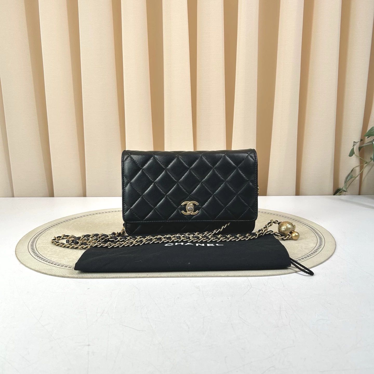 Chanel Pre-loved Bag Very good condition Size ONE SIZE - 1 Thumbnail