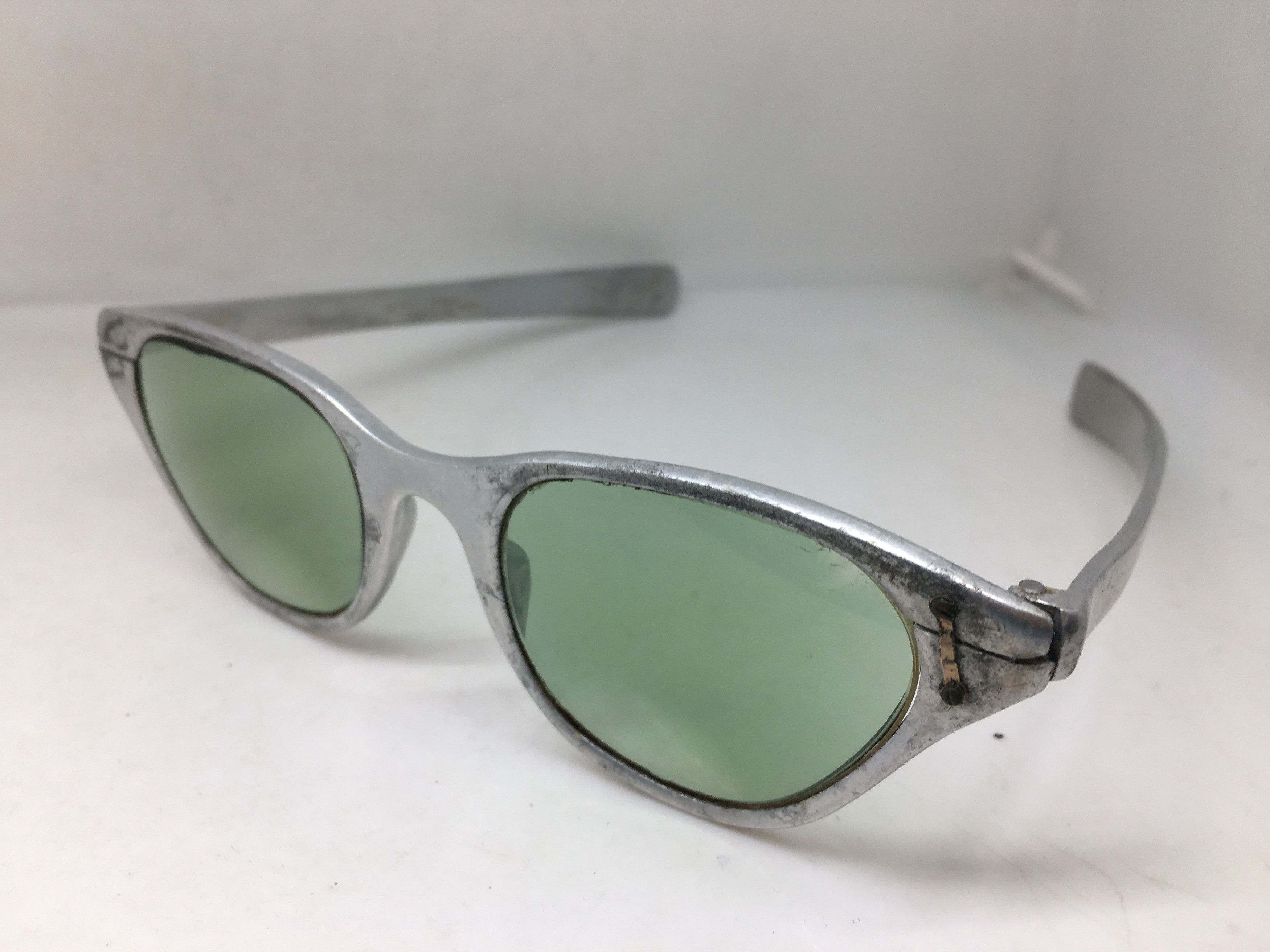 Vintage Vintage 50s TURA Woman Aluminum Silver Cateye Eyeglasses Size ONE SIZE - 3 Thumbnail