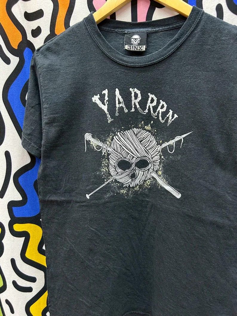Vintage Vintage 2000s Yarrrn Jinx tshirt size S Size US S / EU 44-46 / 1 - 1 Thumbnail