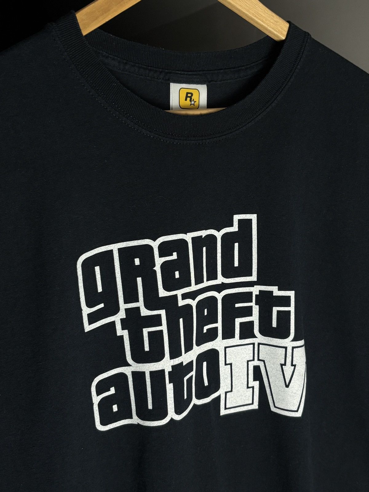 Rockstar Games Grand Theft Auto 4 Vintage GTA Rockstar Games Tee T-shirt Size US L / EU 52-54 / 3 - 3 Thumbnail
