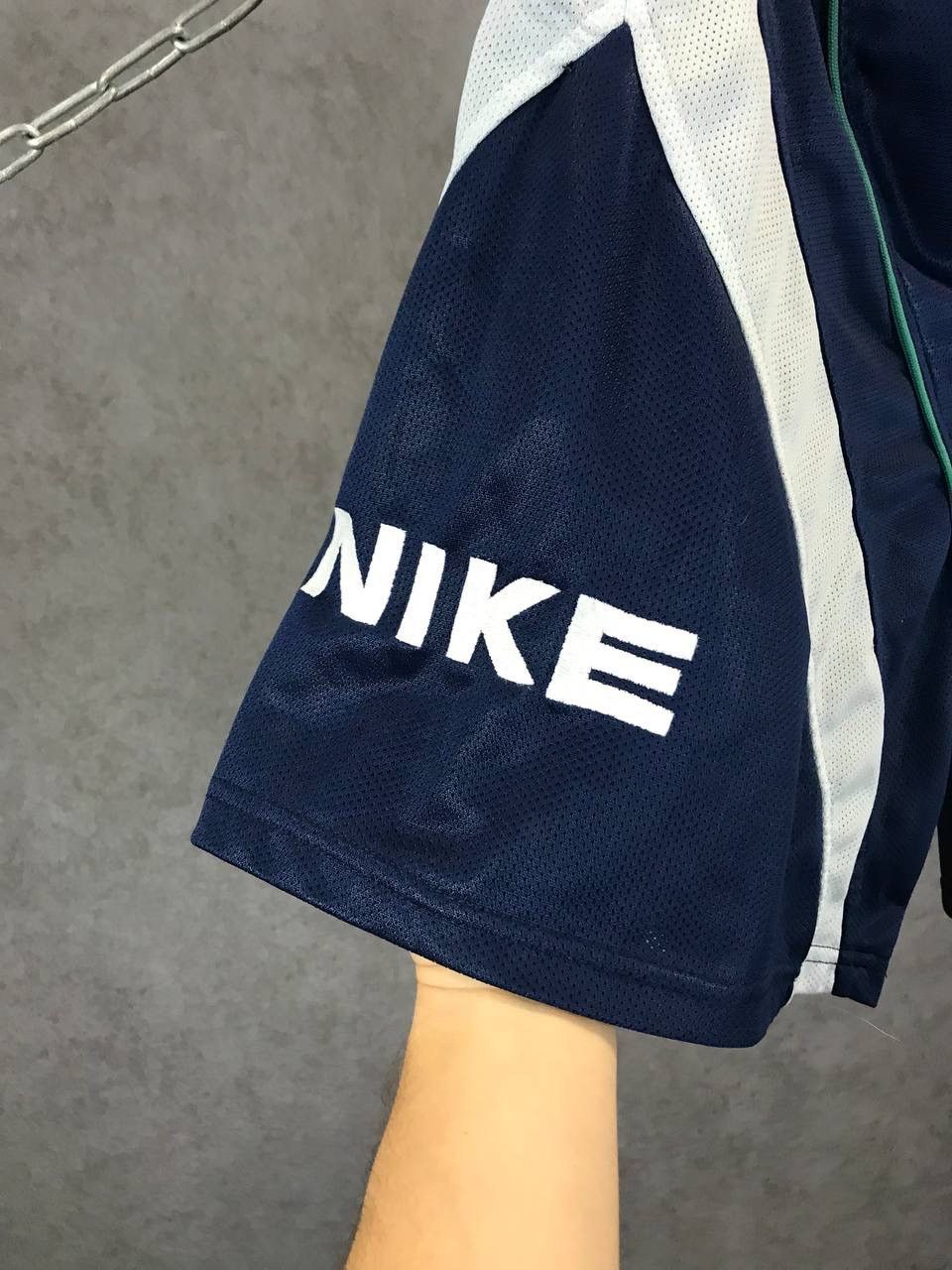 Nike Nike swoosh streetwear vintage shorts Size US 32 / EU 48 - 3 Thumbnail