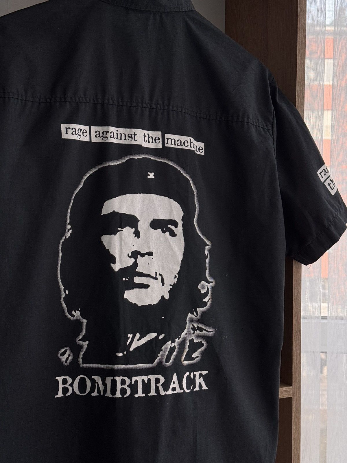 Rage Against The Machine × Vintage Vintage Rage Against the Machine Bombtrack Che Guevara Shirt Size US S / EU 44-46 / 1 - 3 Thumbnail