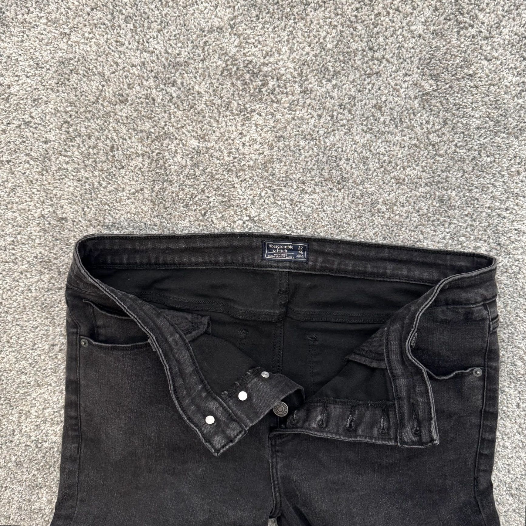 Abercrombie & Fitch Abercrombie & Fitch Jeans Womens 32 14S Black High Rise Button Fly Ankle Raw Hem Slim Skinny Size 24" / US 00 / IT 34 - 7 Thumbnail